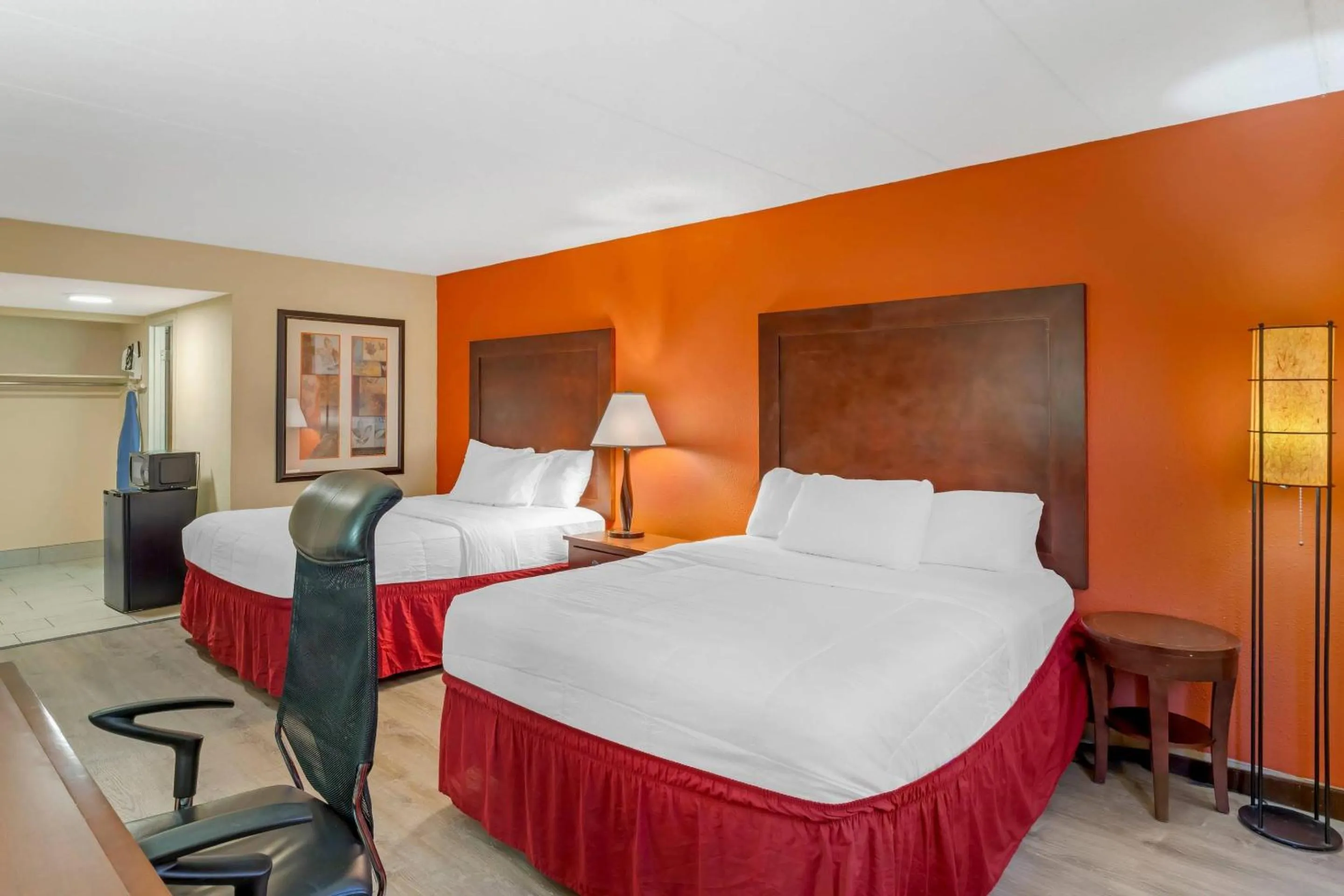 Bedroom, Bed in Clarion Hotel & Conference Center Lansing West