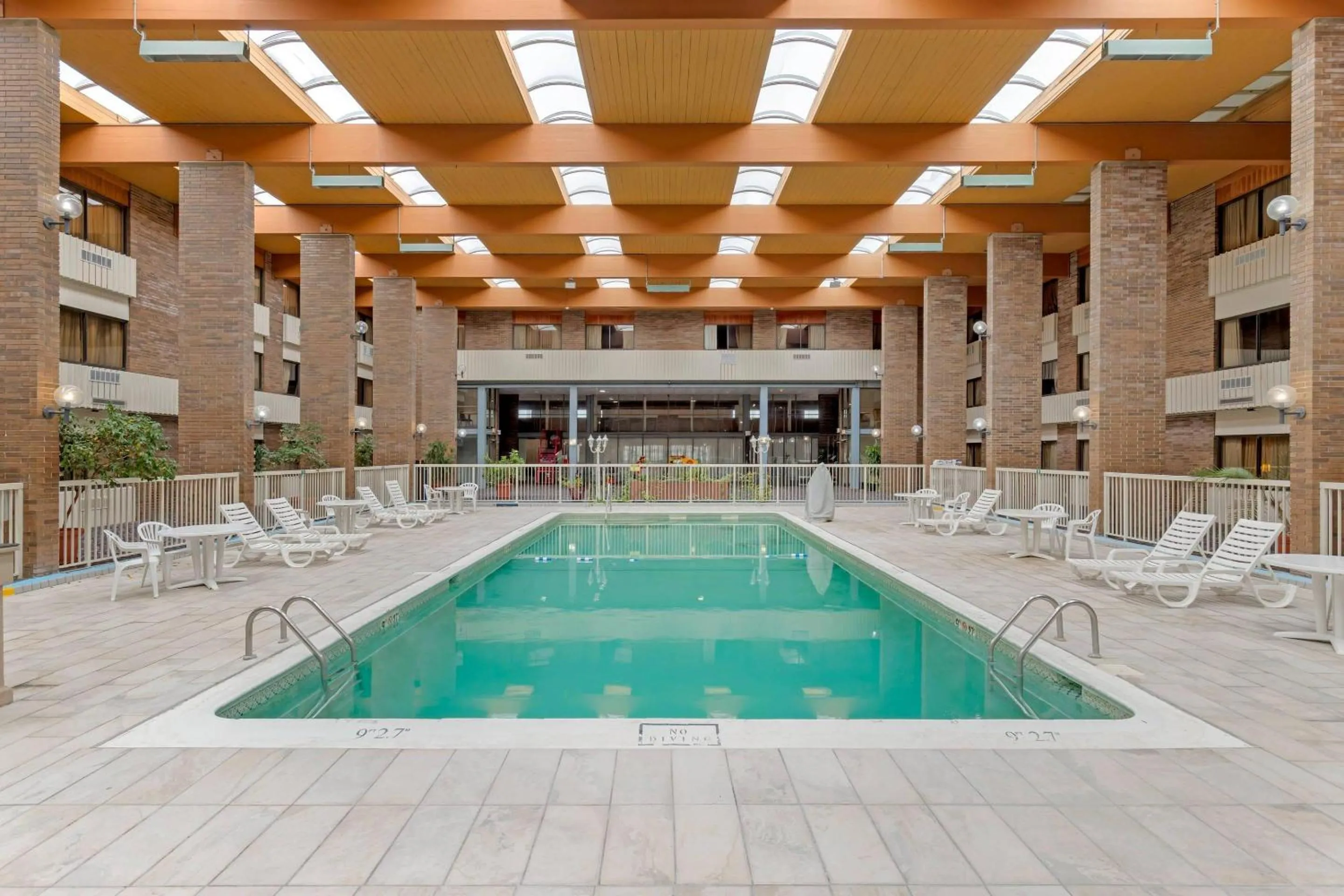 Swimming pool in Clarion Hotel &amp; Conference Center Lansing West