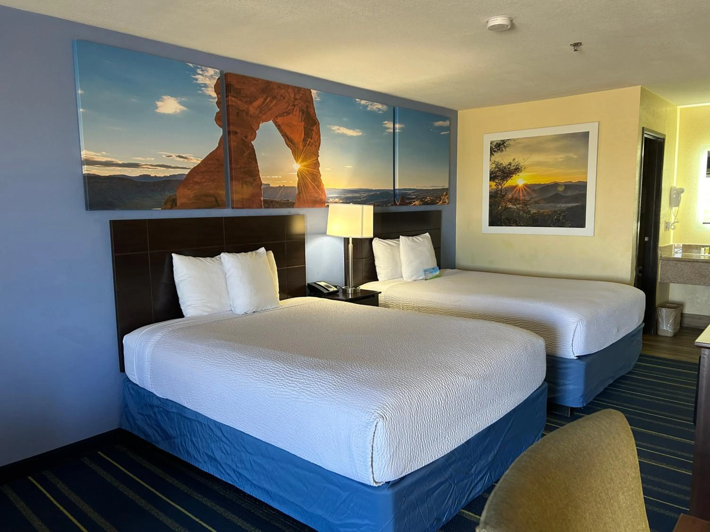 Bedroom, Bed in Days Inn by Wyndham Holbrook