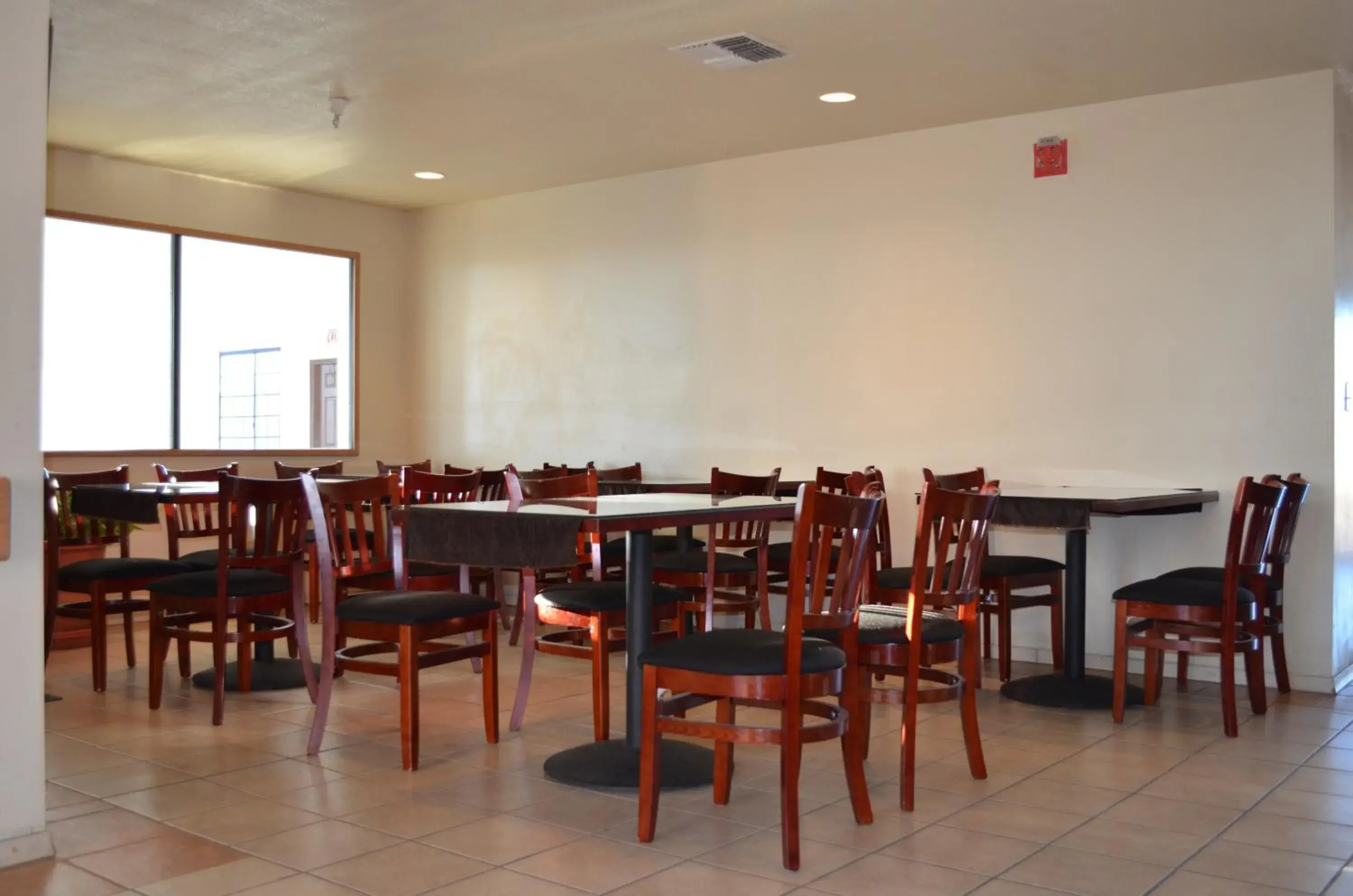 Restaurant/places to eat in Days Inn by Wyndham Holbrook Restaurant/places to eat in Days Inn by Wyndham Holbrook