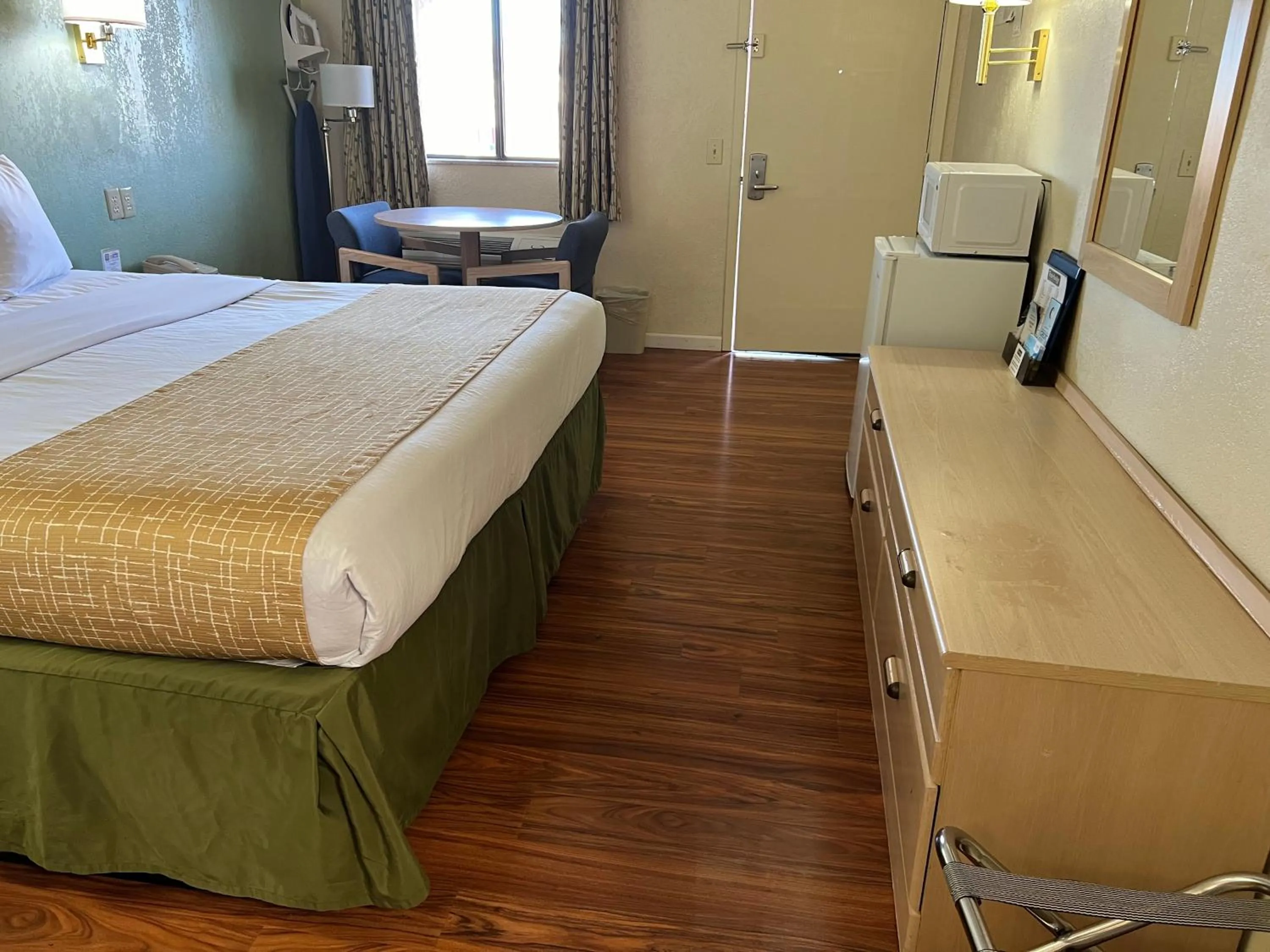 Bed in Travelodge by Wyndham Holbrook