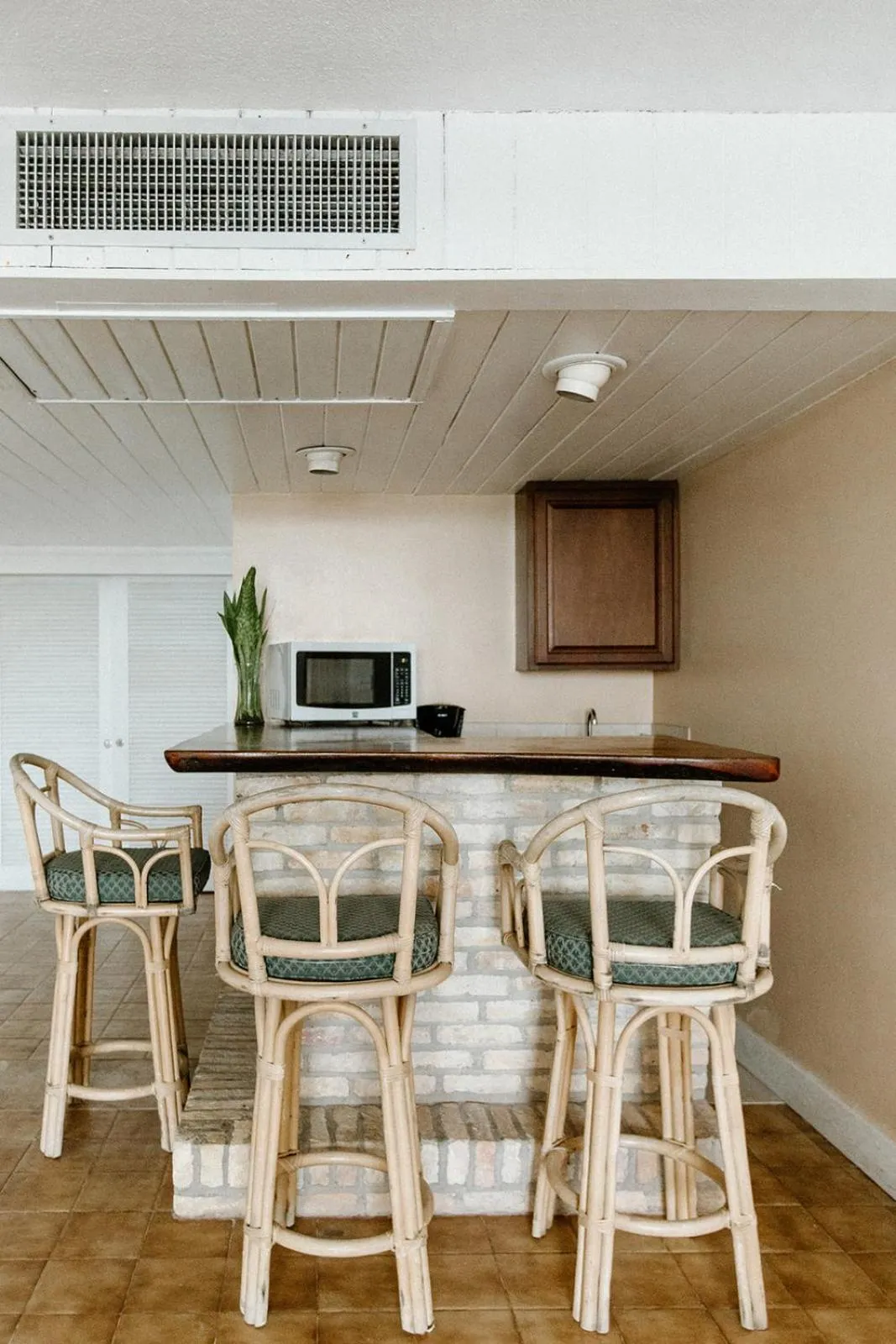 Dining area in Hotel on the Cay