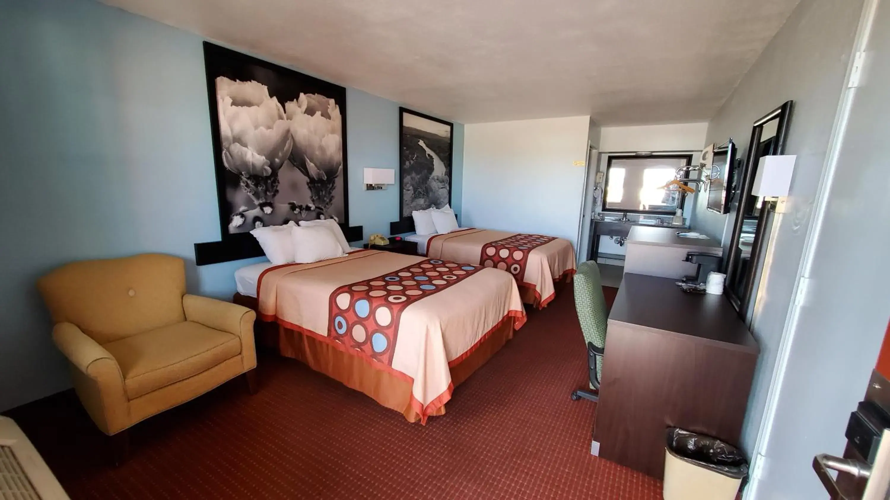 Photo of the whole room, Bed in Super 8 by Wyndham Van Horn Photo of the whole room, Bed in Super 8 by Wyndham Van Horn