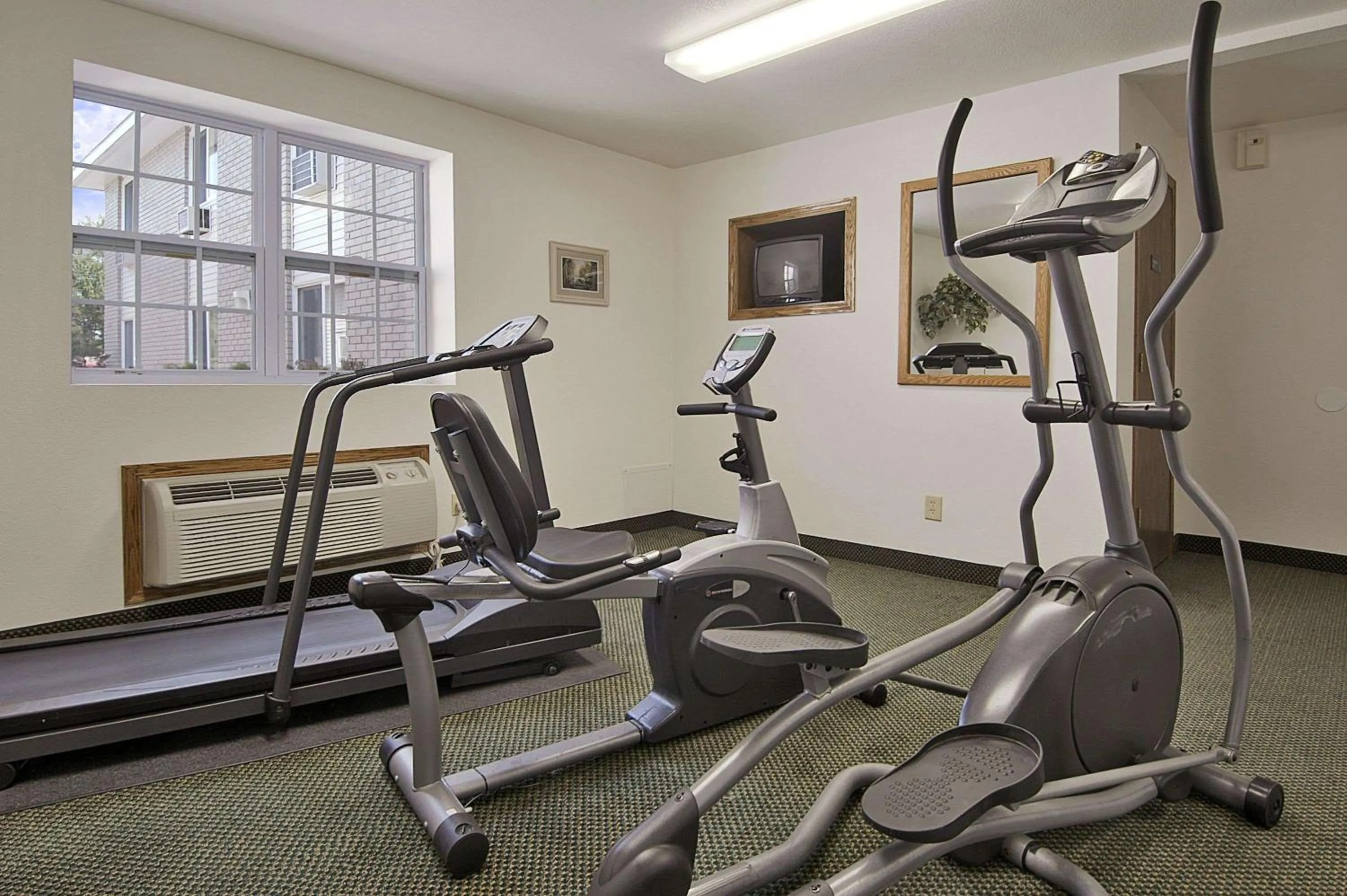 Fitness centre/facilities in Hotel Iron Mountain Inn & Suites