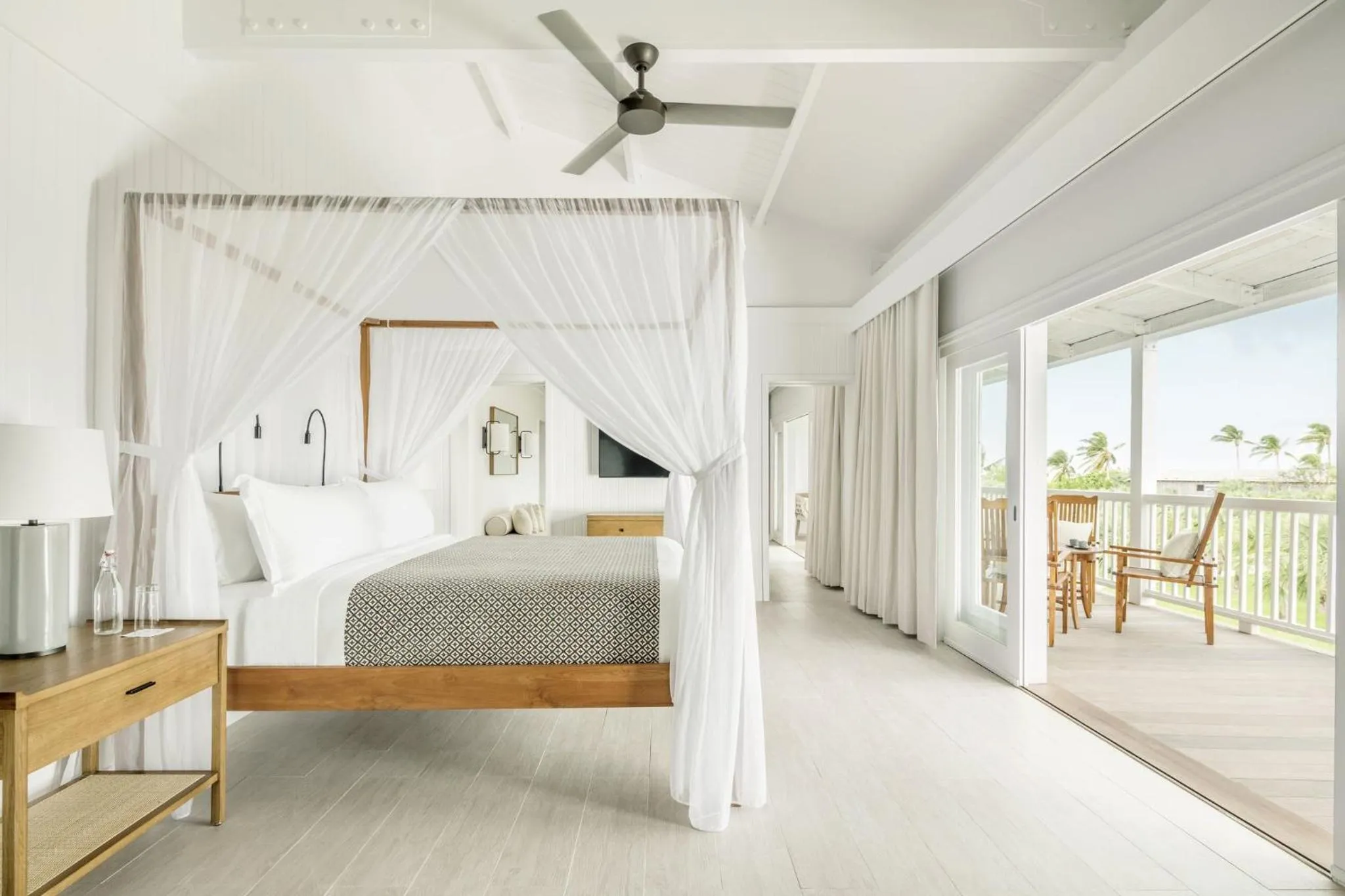 Photo of the whole room, Bed in COMO Parrot Cay