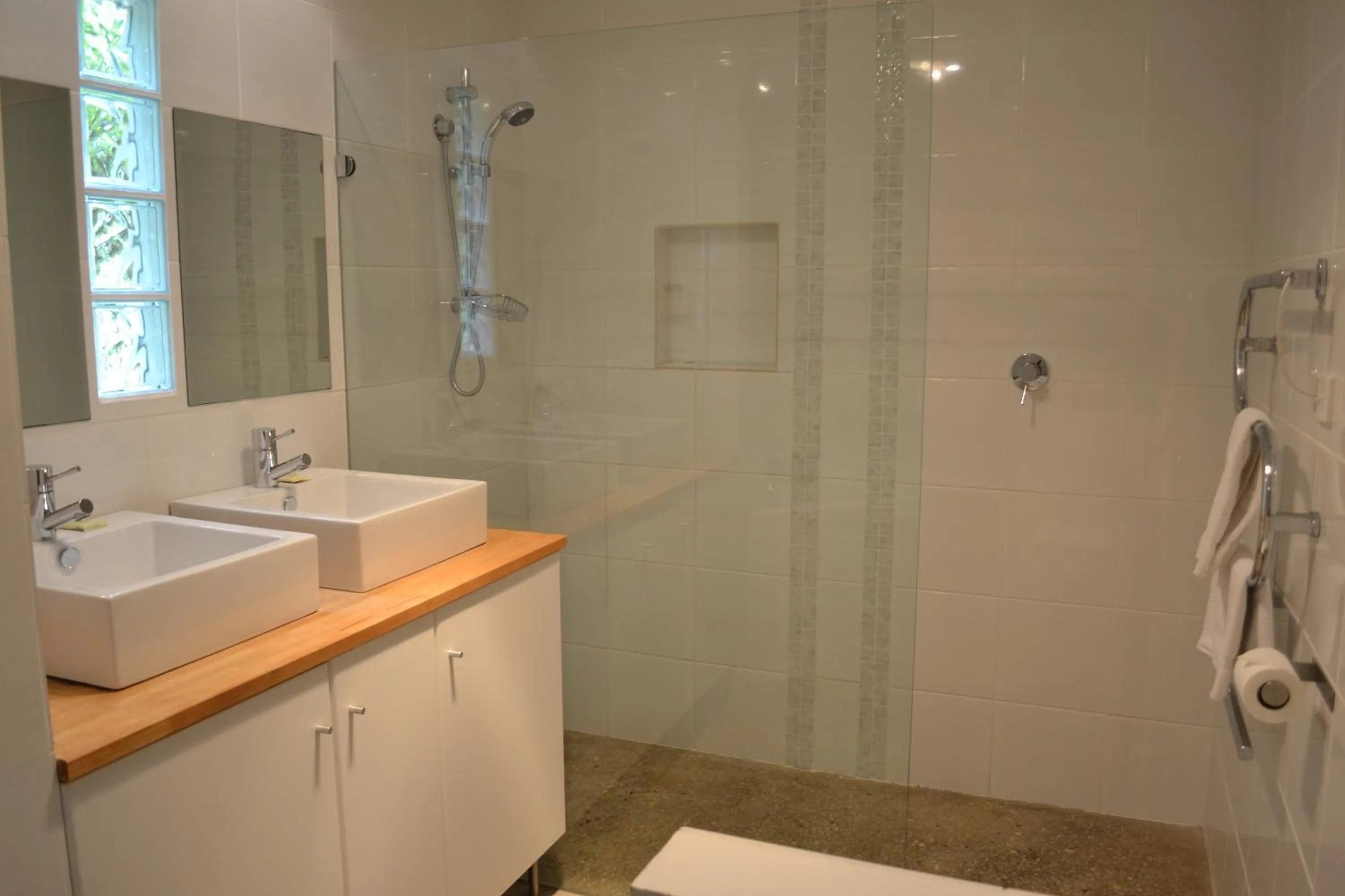 Bathroom in Tin House in Tanunda