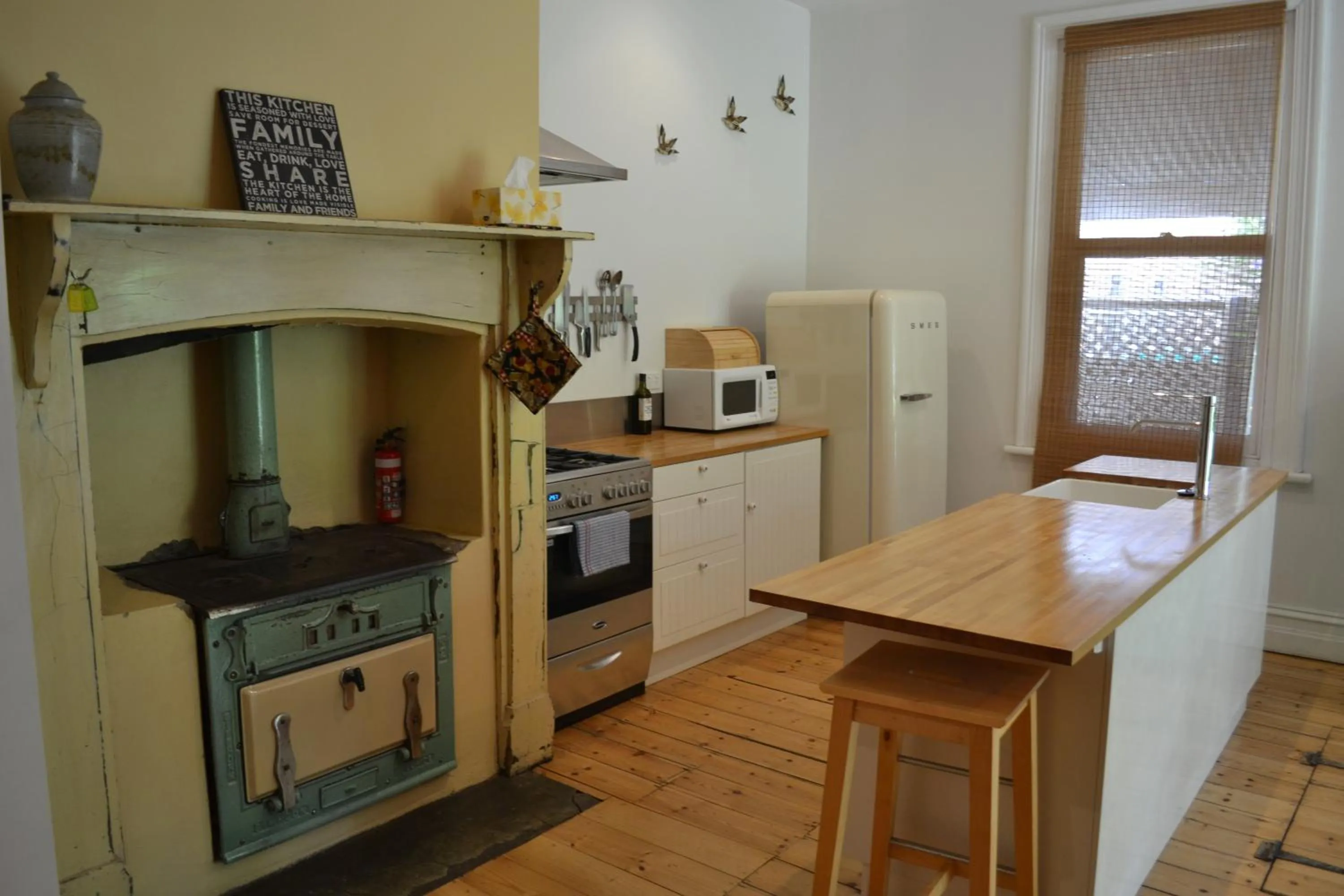 Kitchen or kitchenette in Tin House in Tanunda