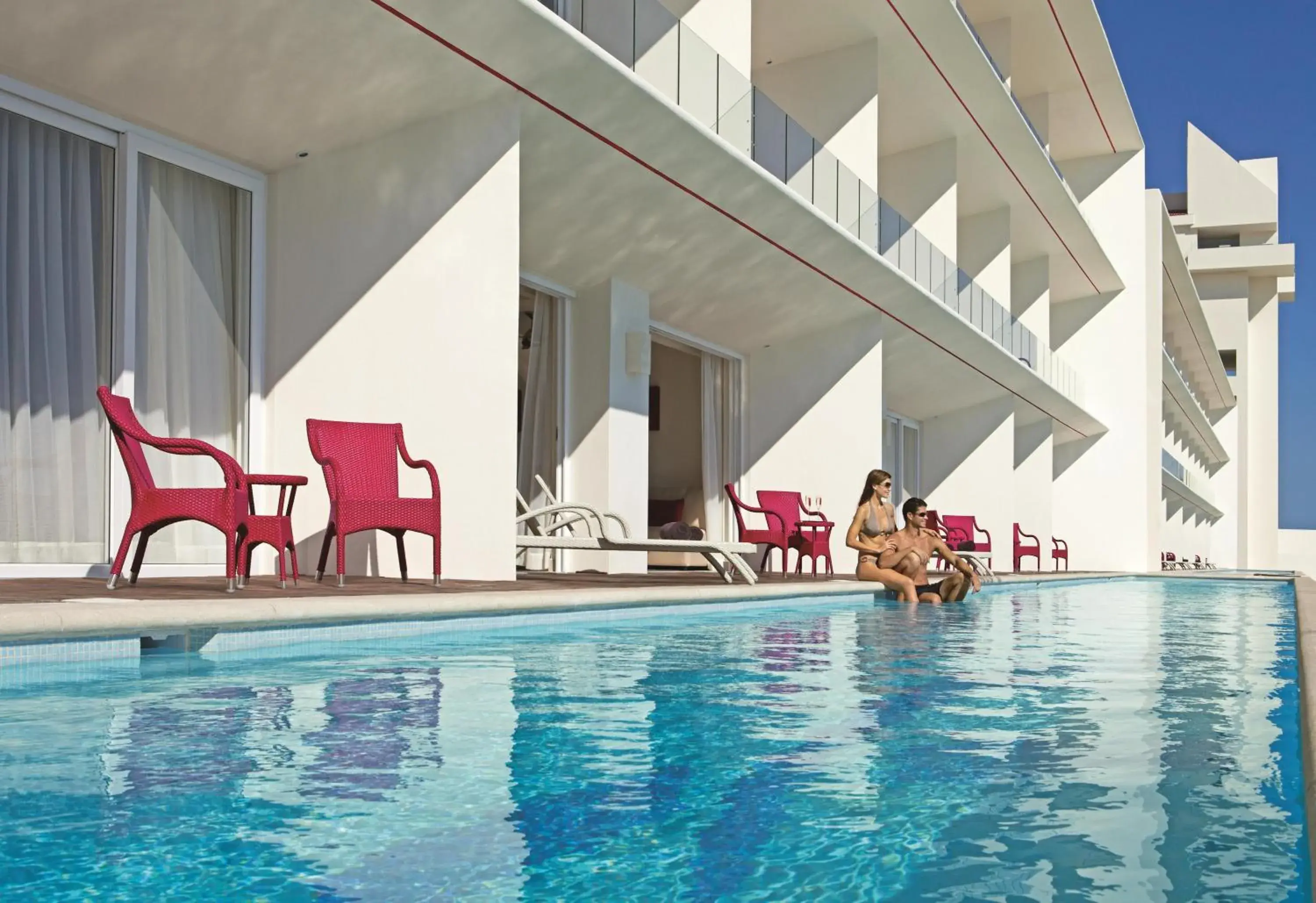 Swimming pool in Secrets Huatulco Resort & Spa Swimming pool in Secrets Huatulco Resort & Spa