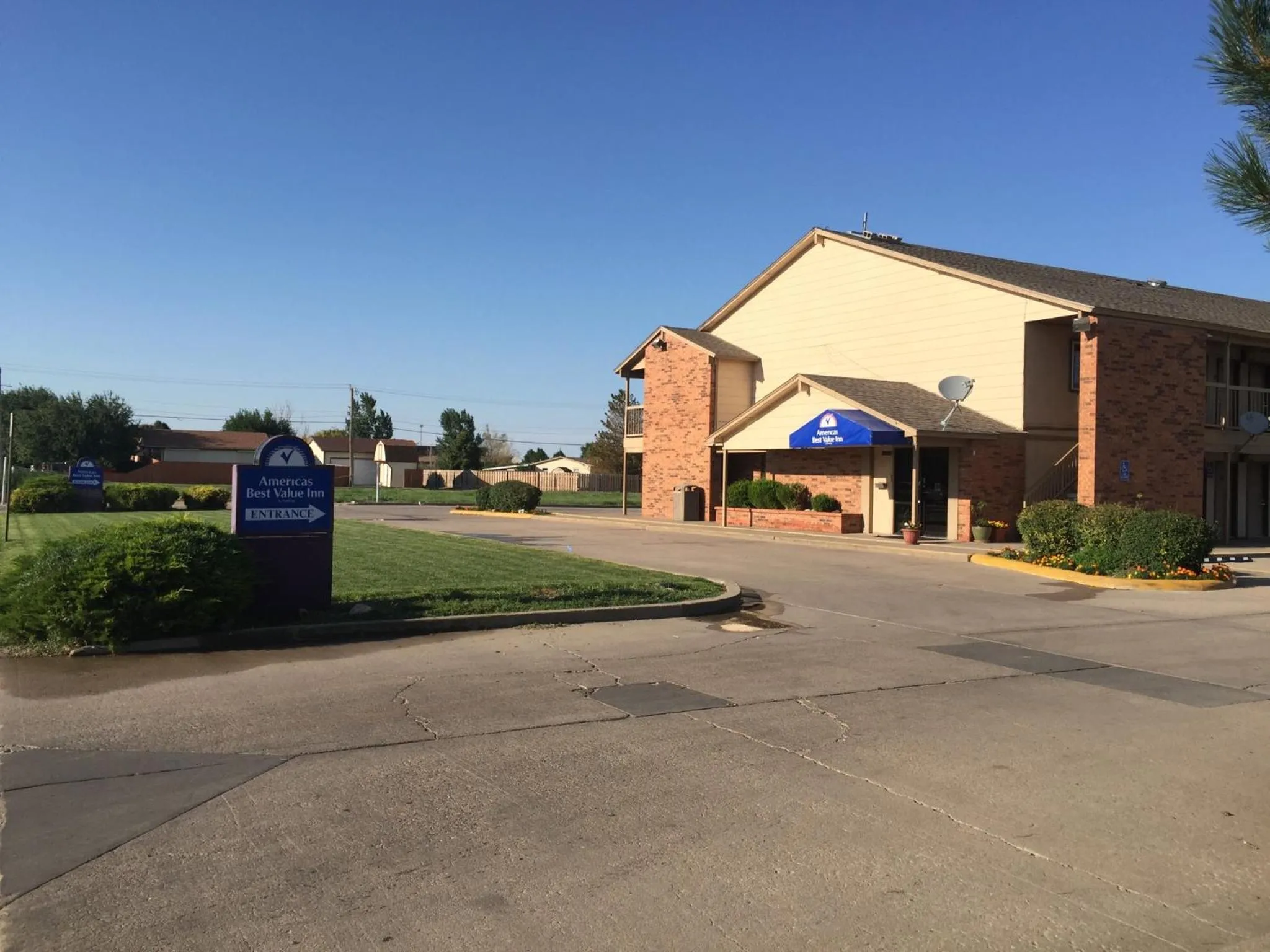 Facade/Entrance in Americas Best Value Inn - Garden City