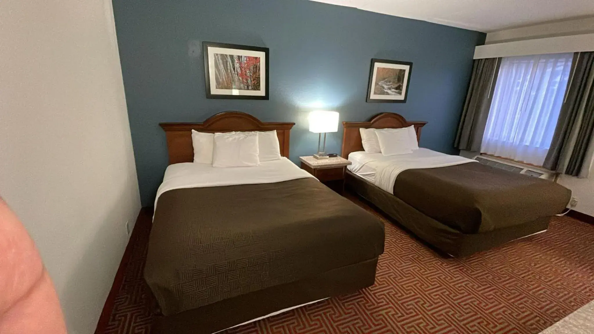 Bedroom, Bed in Clarion Inn I-94 near Expo Center Bedroom, Bed in Clarion Inn I-94 near Expo Center