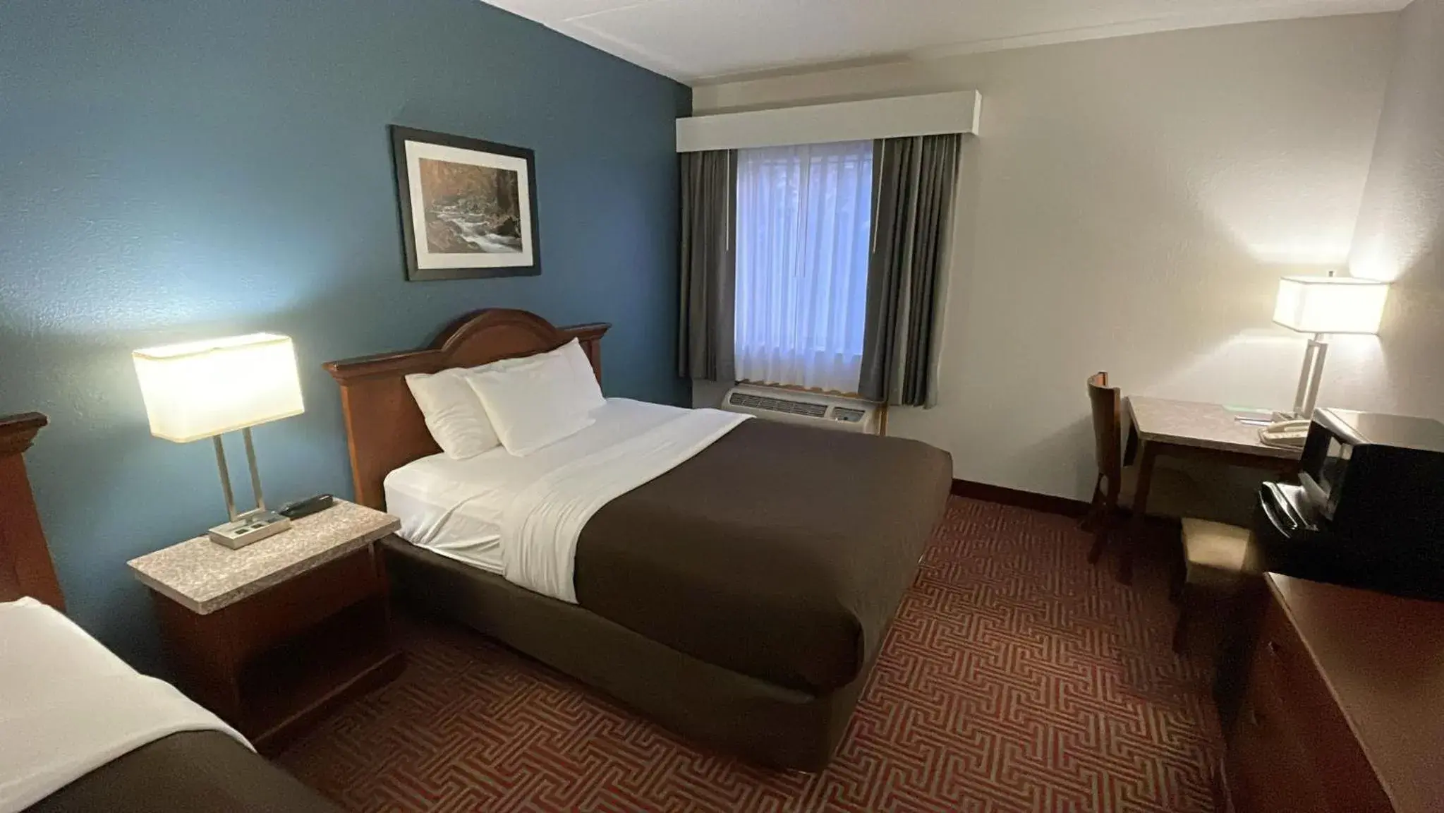 Bedroom, Bed in Clarion Inn I-94 near Expo Center Bedroom, Bed in Clarion Inn I-94 near Expo Center