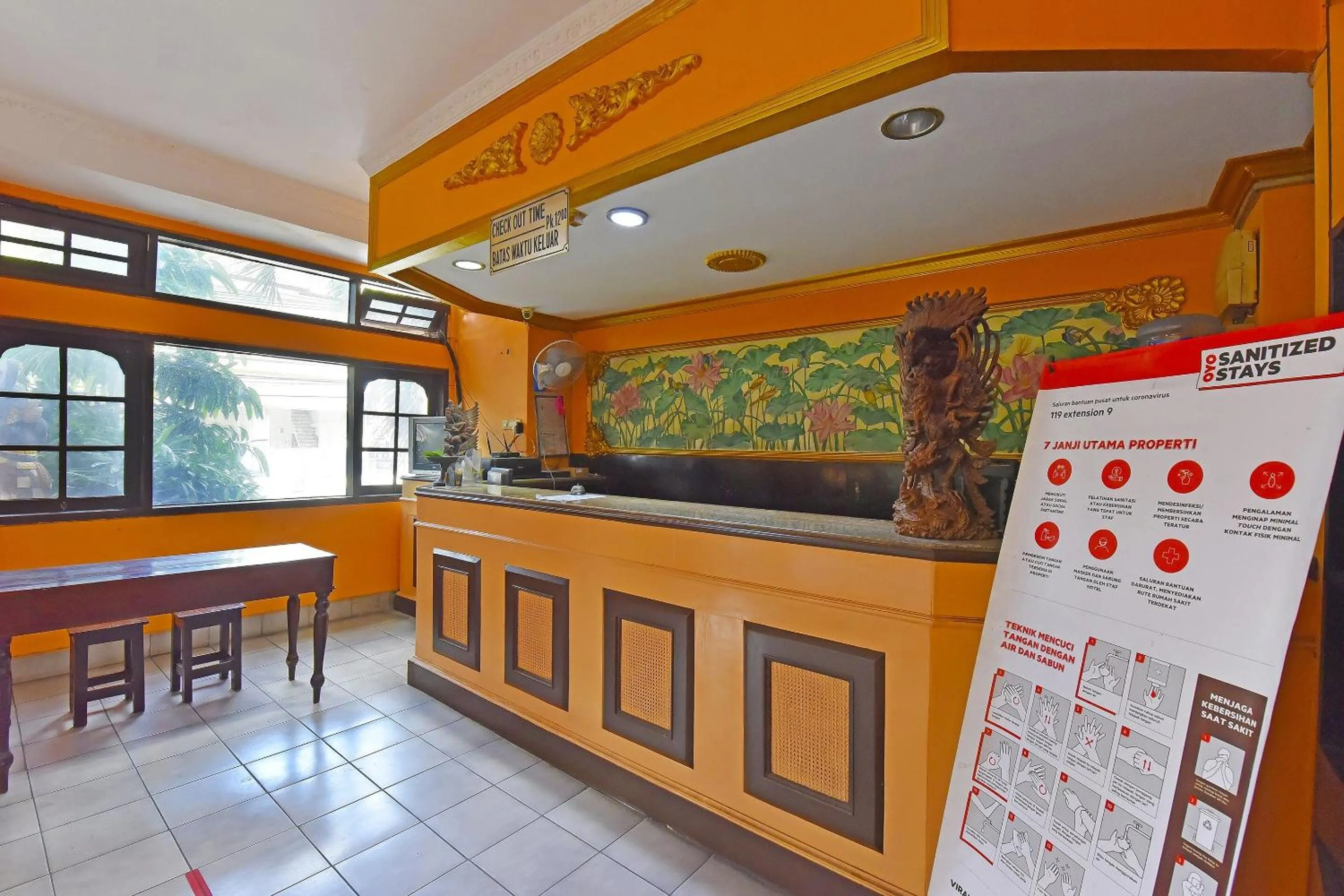 Lobby or reception in OYO 3244 Grand Chandra Hotel