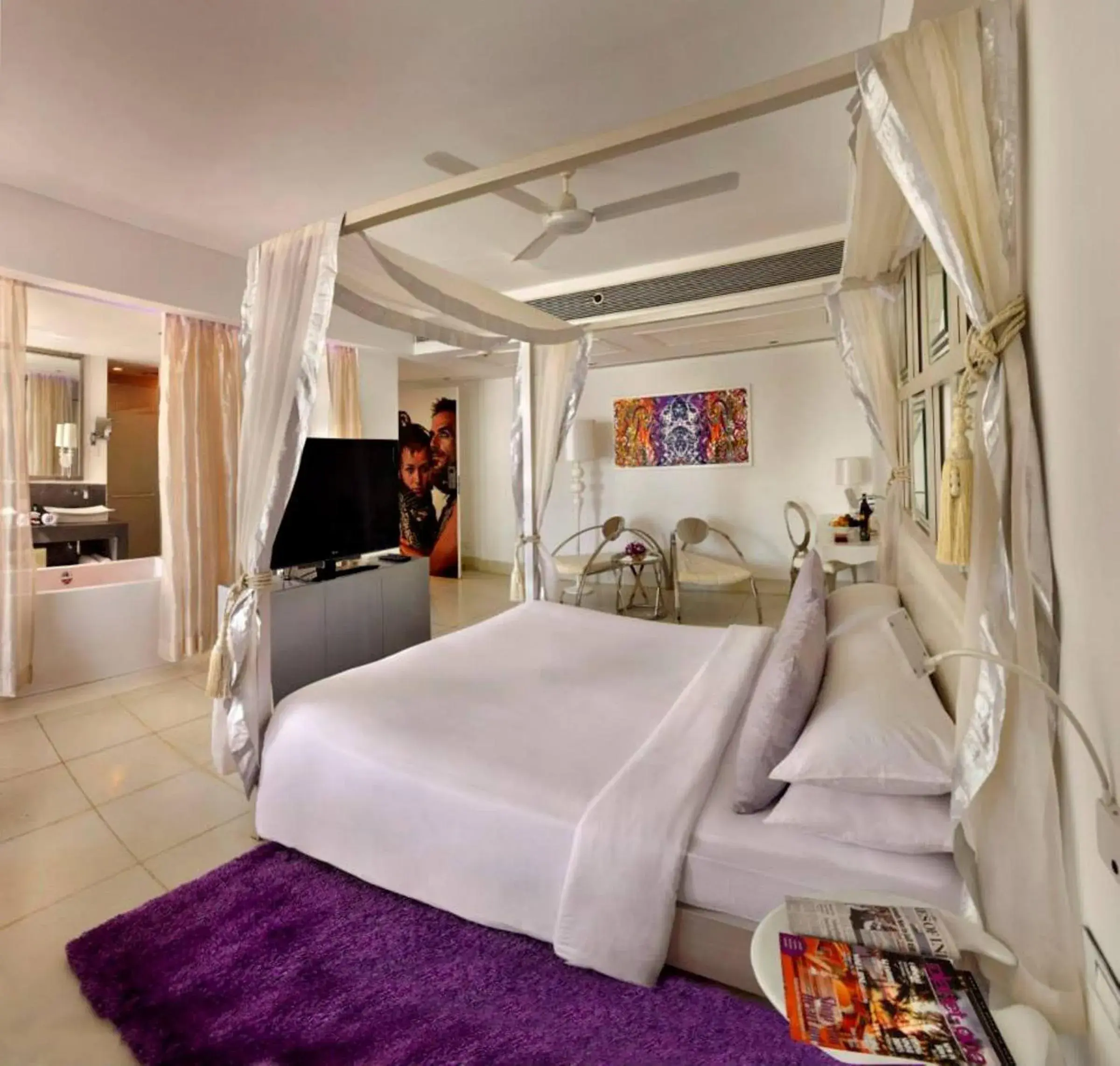 Deluxe Suite with Sea View - Balcony and Bathtub in The Park Calangute Goa Deluxe Suite with Sea View - Balcony and Bathtub in The Park Calangute Goa