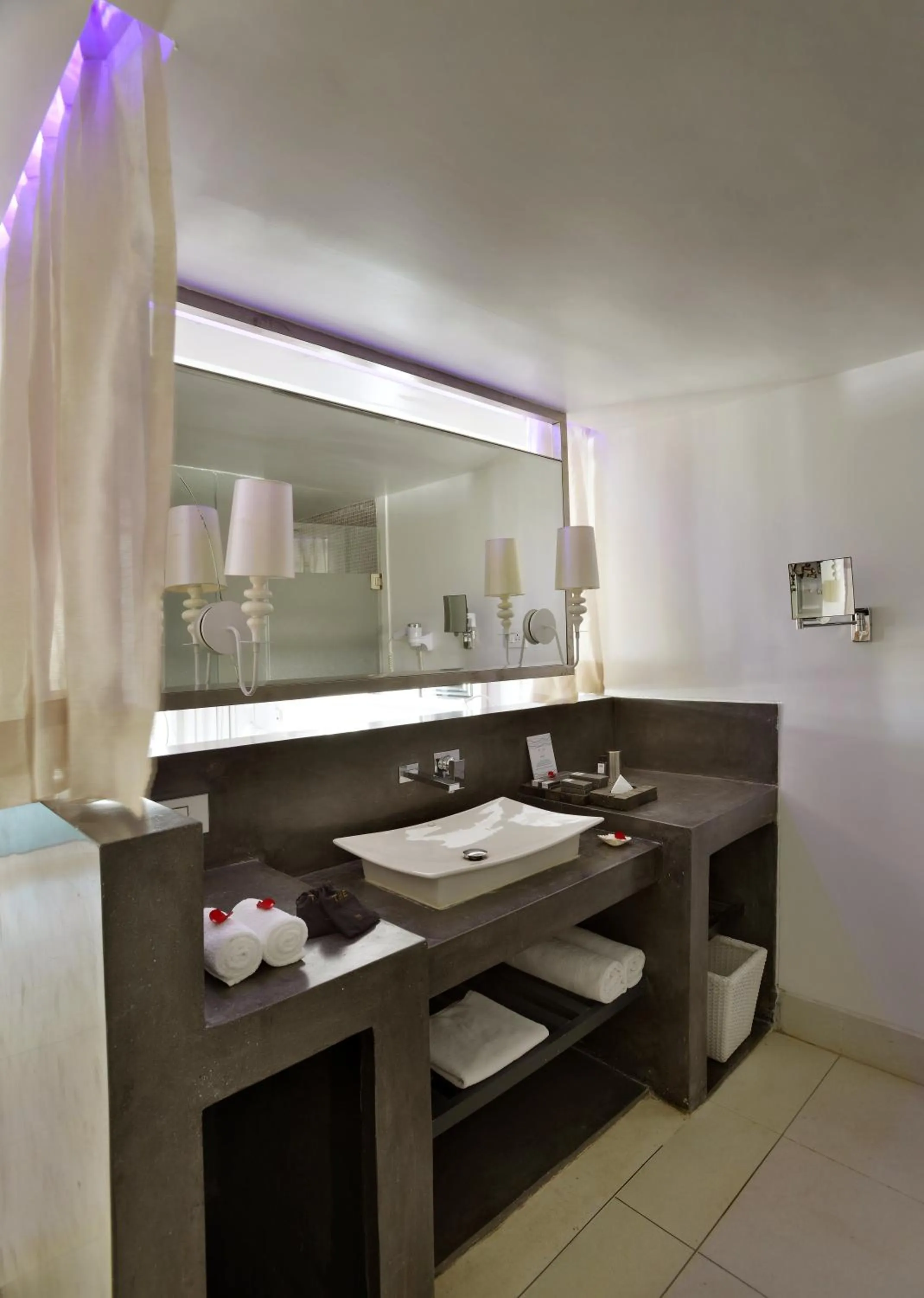 Toilet in The Park Calangute Goa