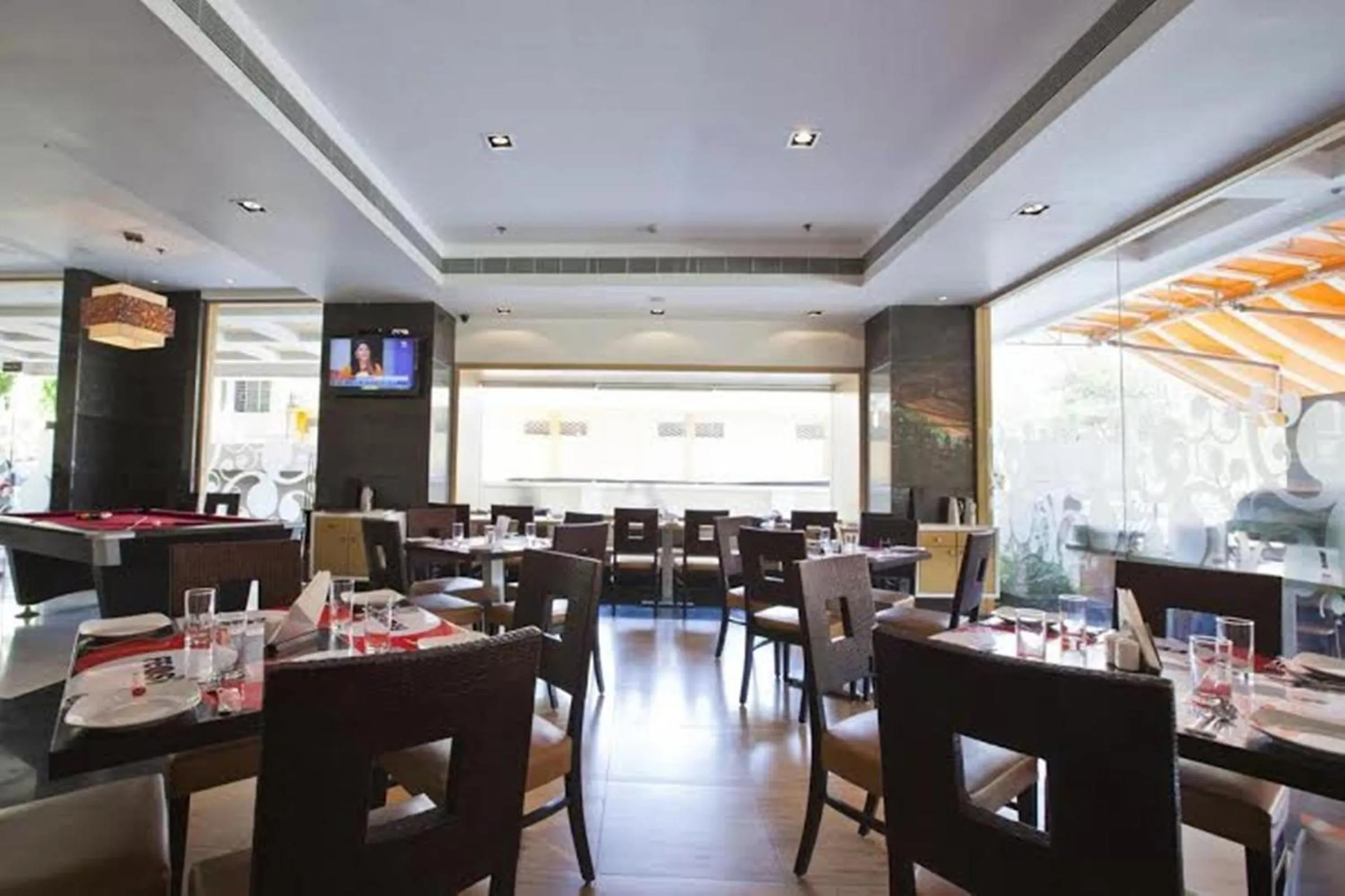 Restaurant/places to eat in Spree Shivai Hotel Pune