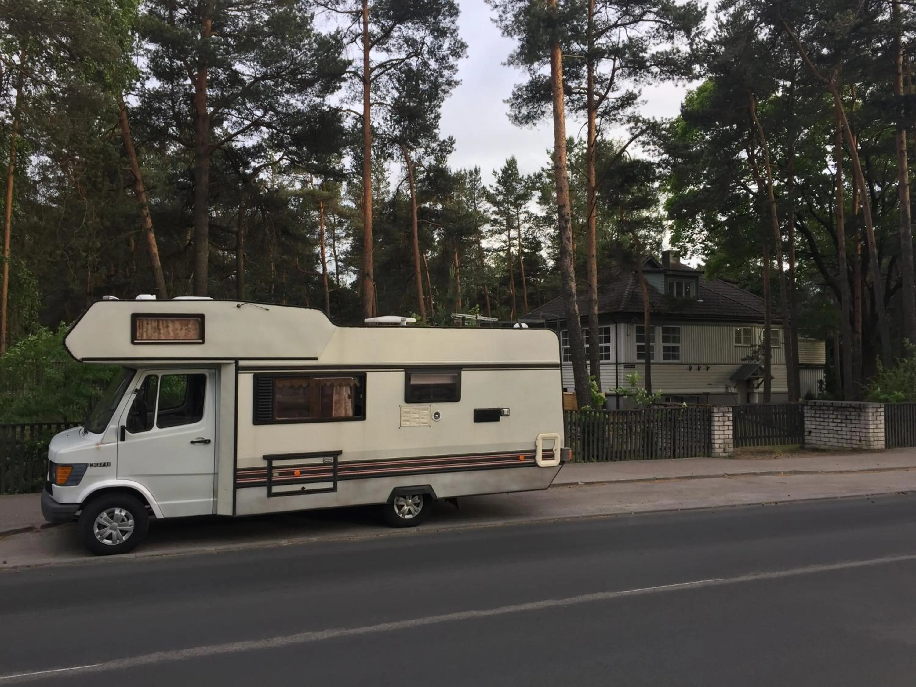 Day in Freedom65 Hostel and Caravan