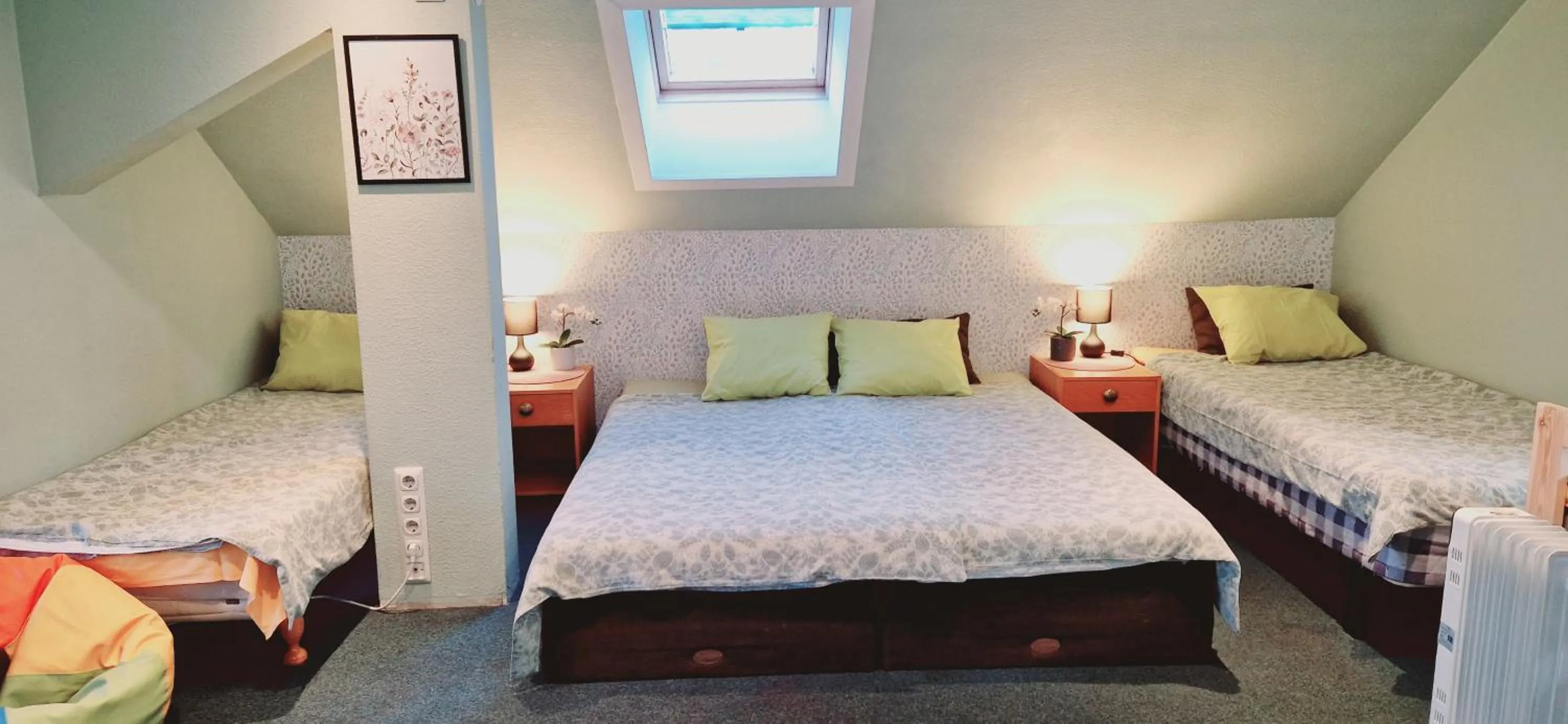 Bed in Freedom65 Hostel and Caravan