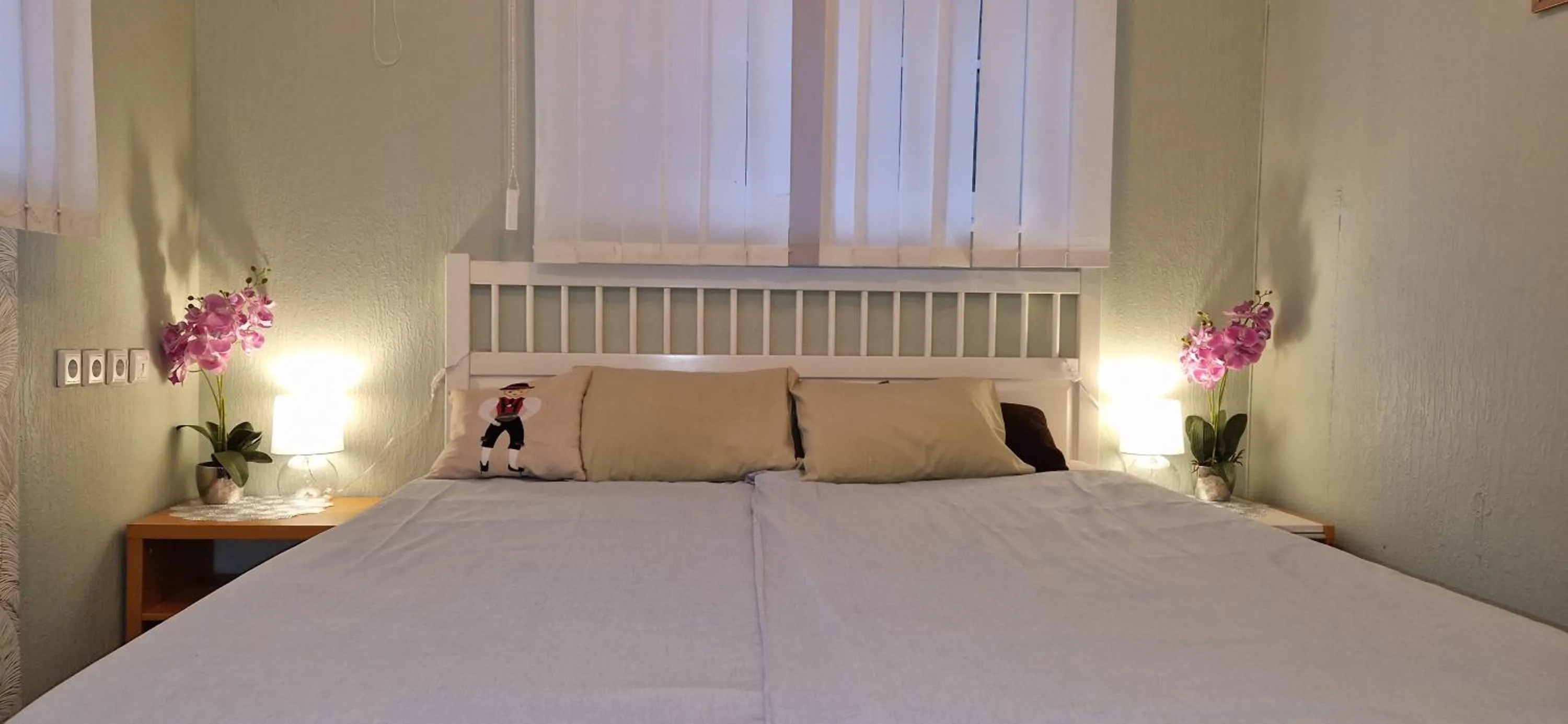 Bed in Freedom65 Hostel and Caravan