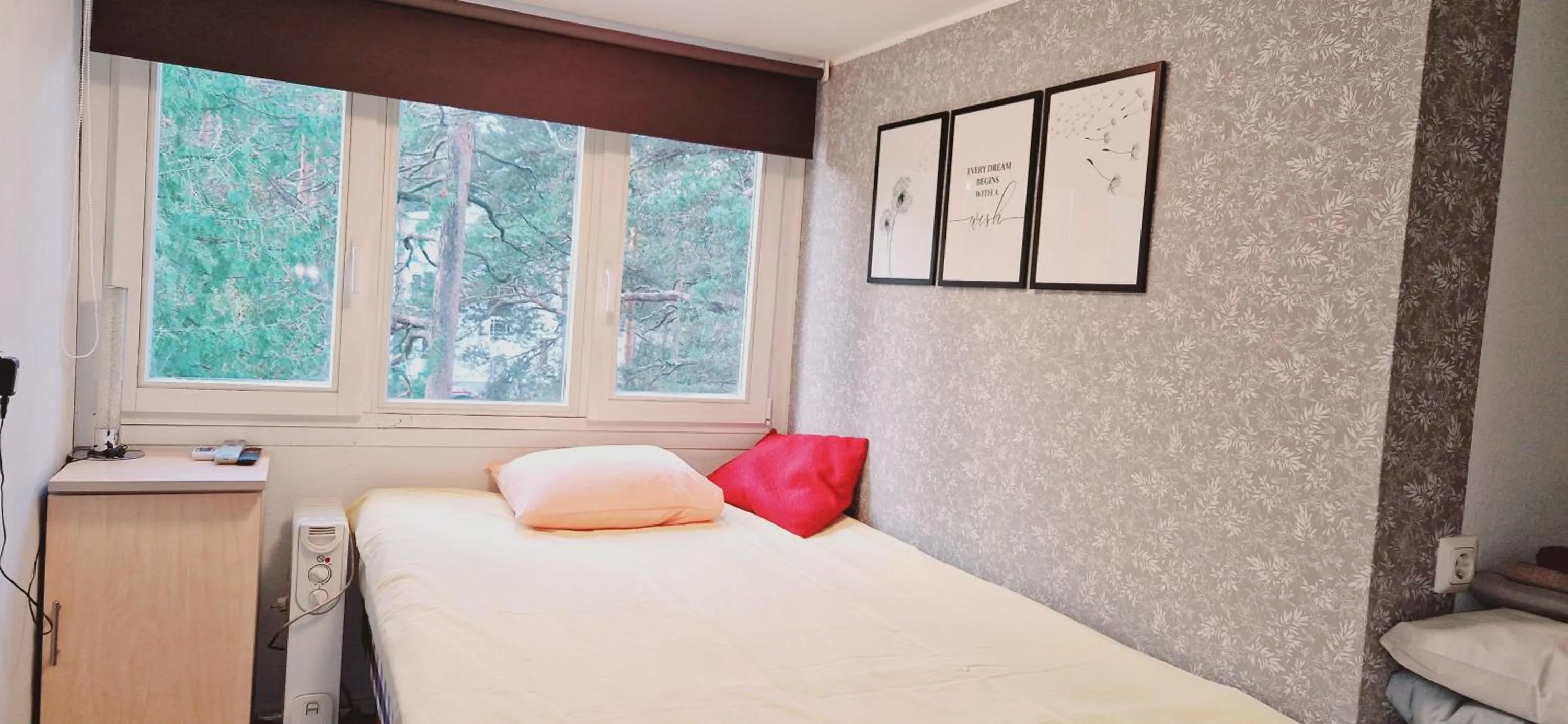 Bedroom, Bed in Freedom65 Hostel and Caravan