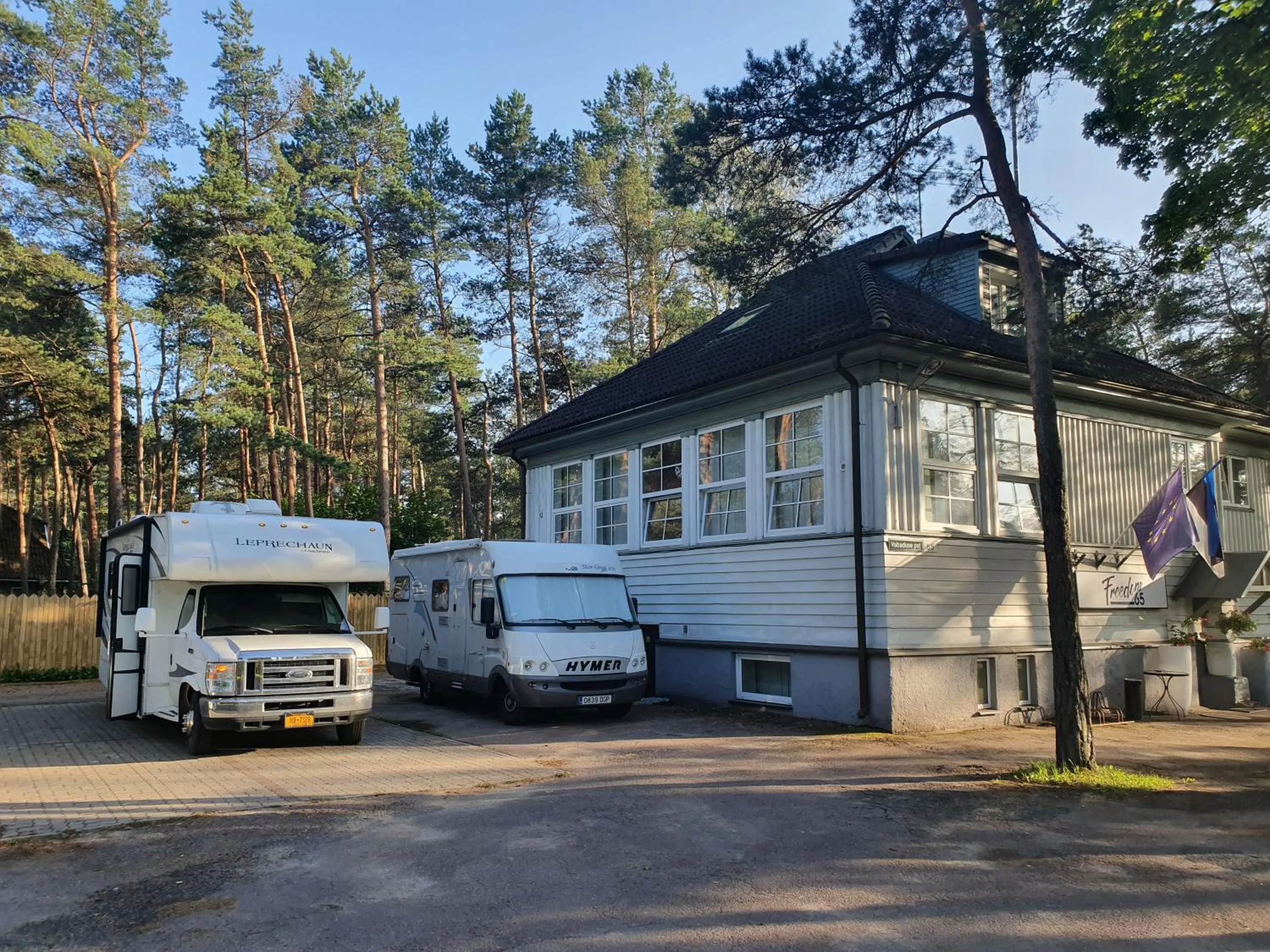 Property building in Freedom65 Hostel and Caravan
