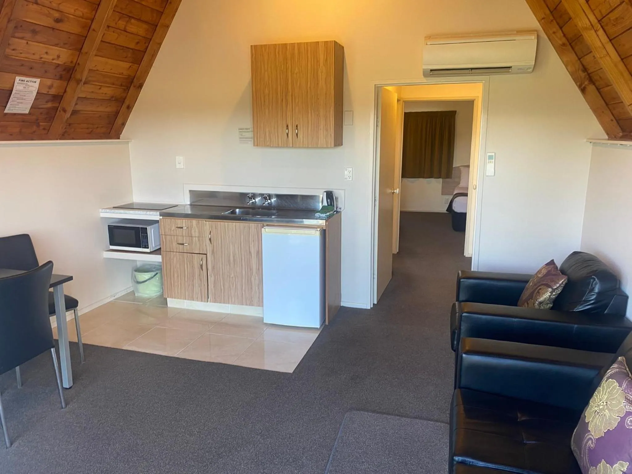 Kitchen or kitchenette in Mountain Chalets Motel