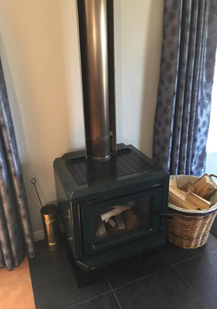 Living room in Mountain Chalets Motel