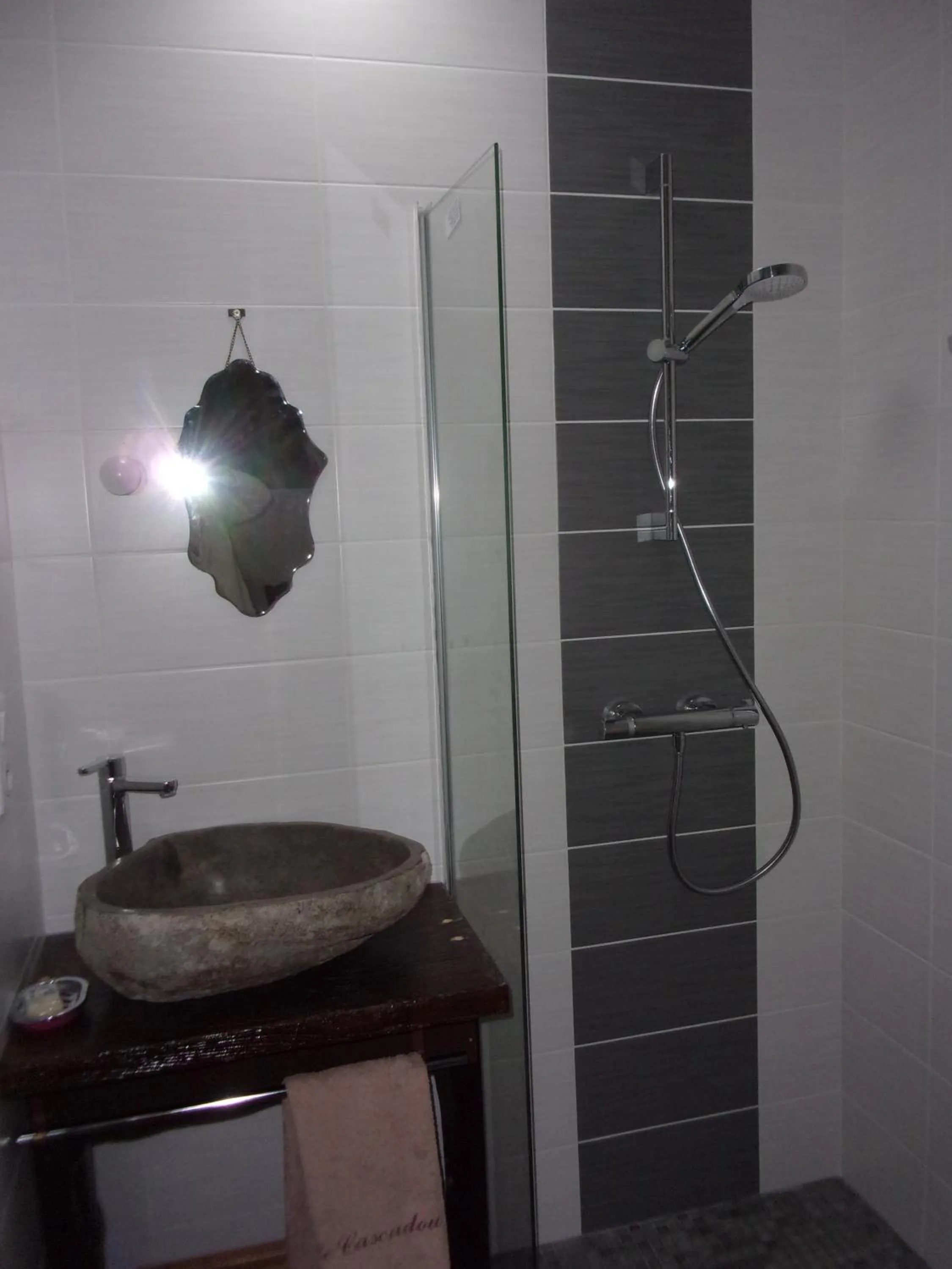 Bathroom in Chambre d'hôtes Le Cascadou