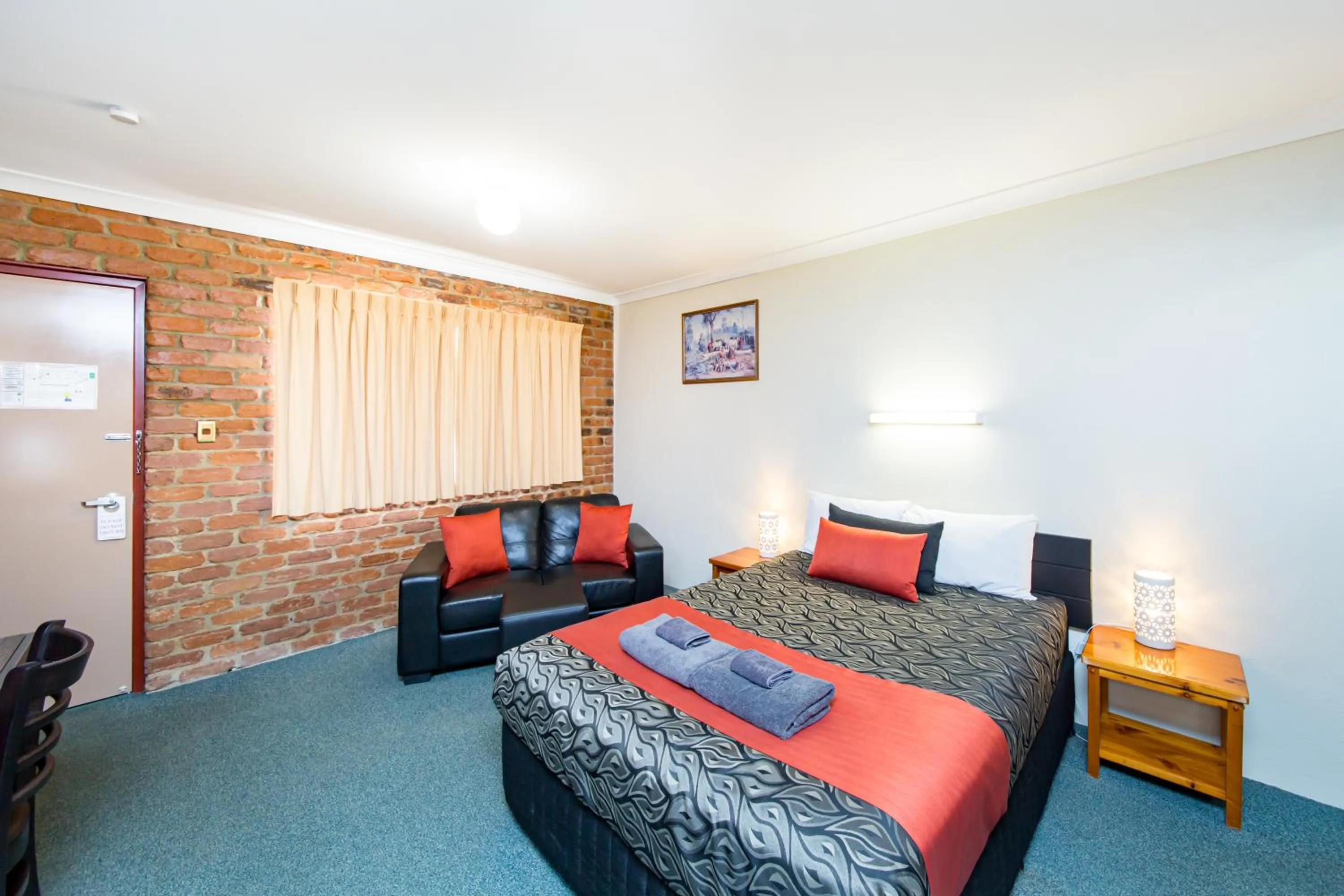 Bed in Wondai Colonial Motel & Ivory's Restaurant