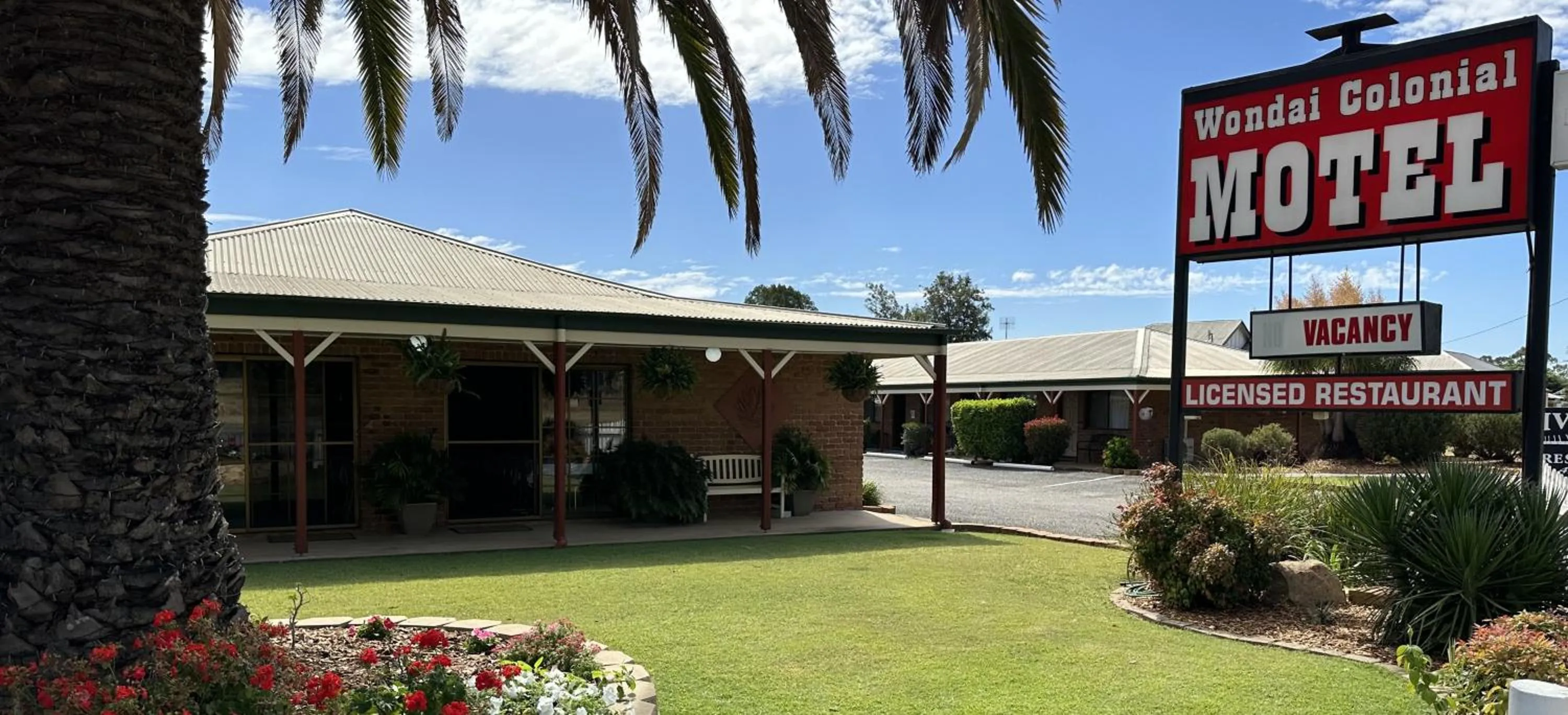 Property building in Wondai Colonial Motel & Ivory's Restaurant
