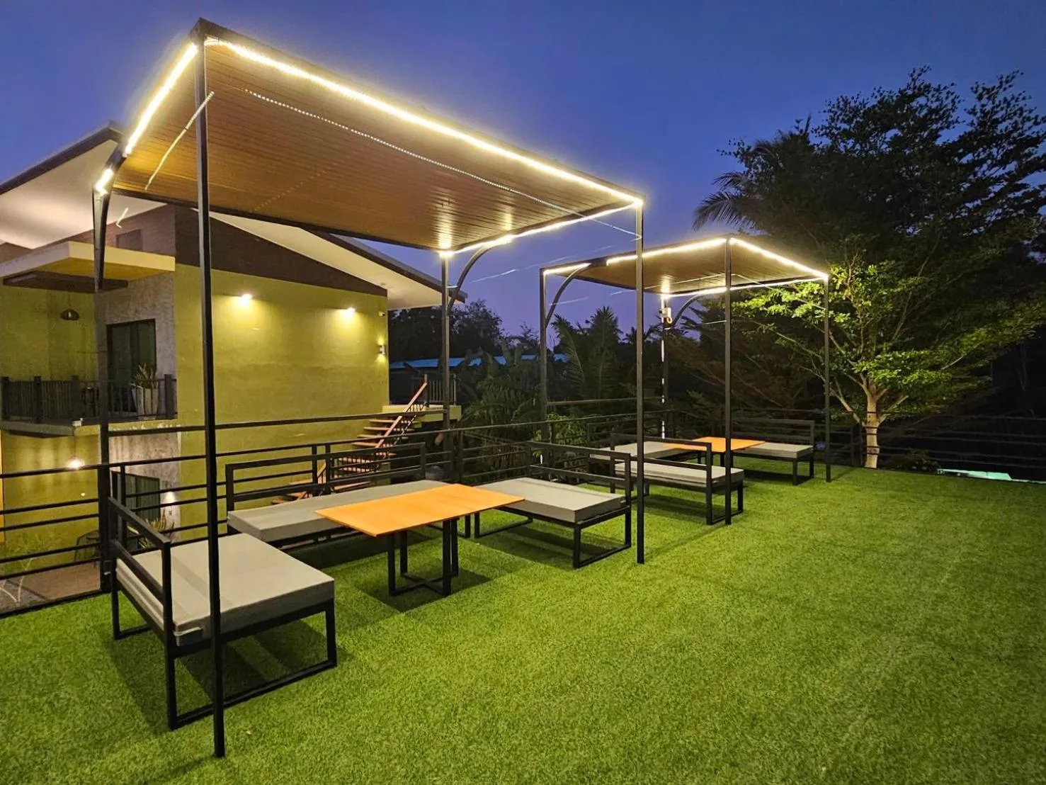 Restaurant/places to eat in Saithong Resort