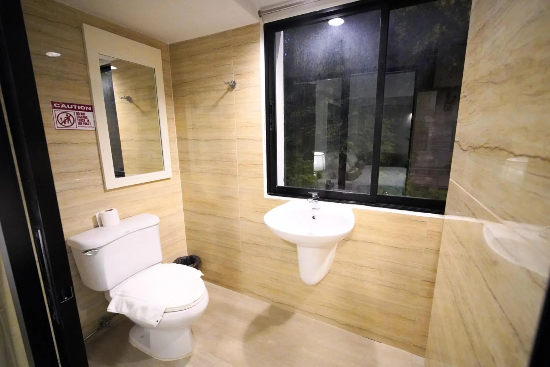 Toilet in Sawasdee House