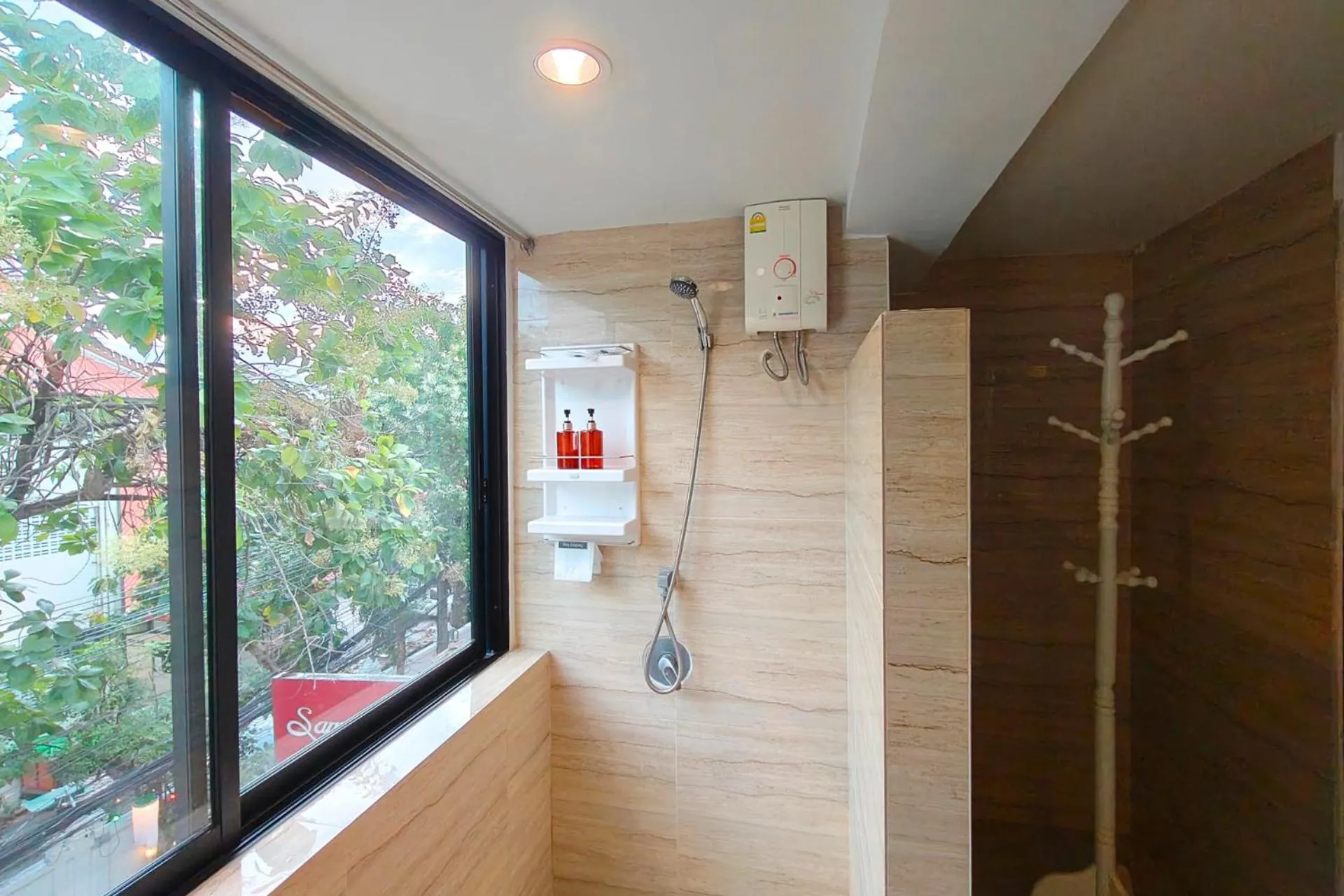 Shower in Sawasdee House