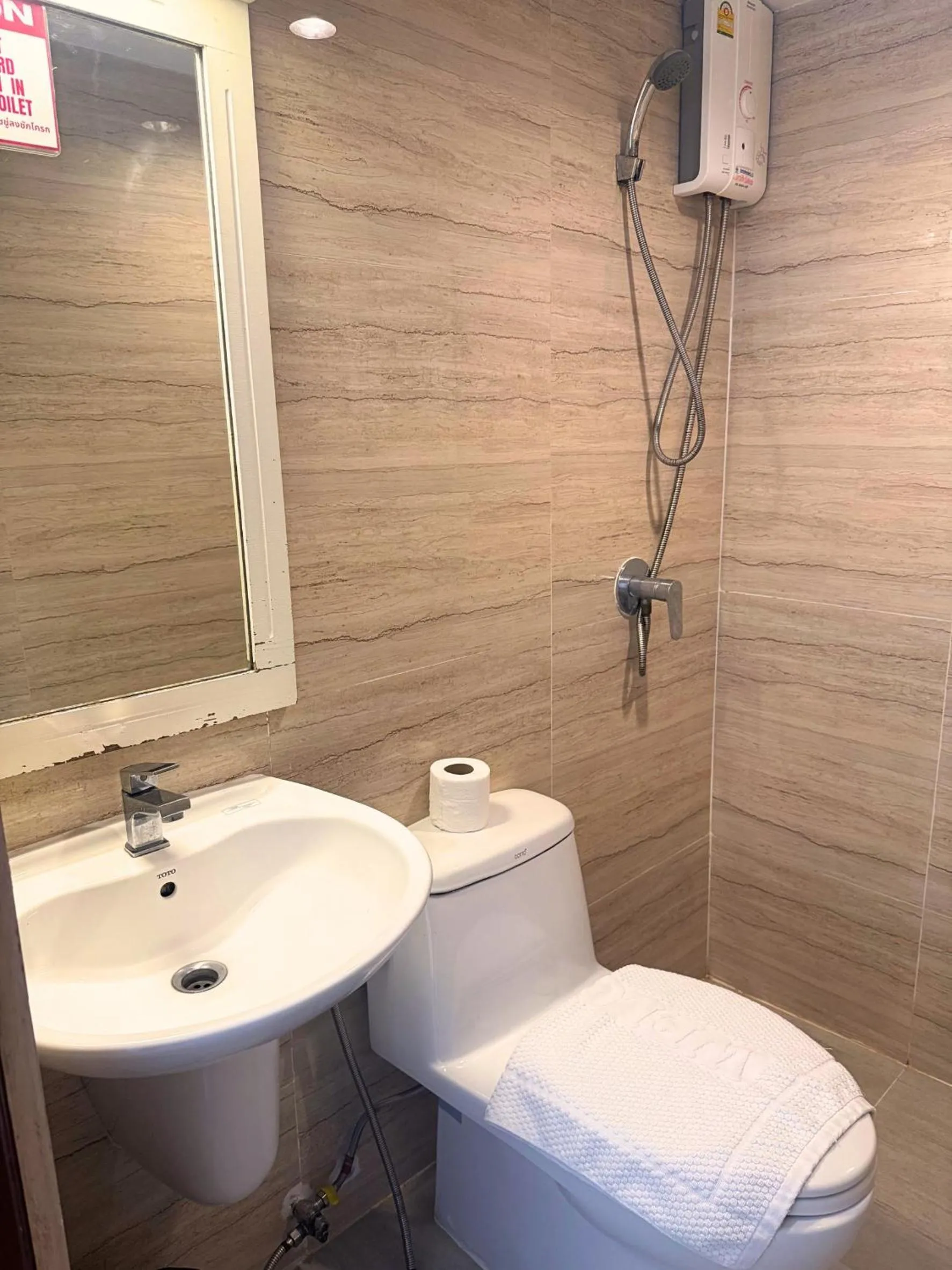 Shower in Sawasdee House