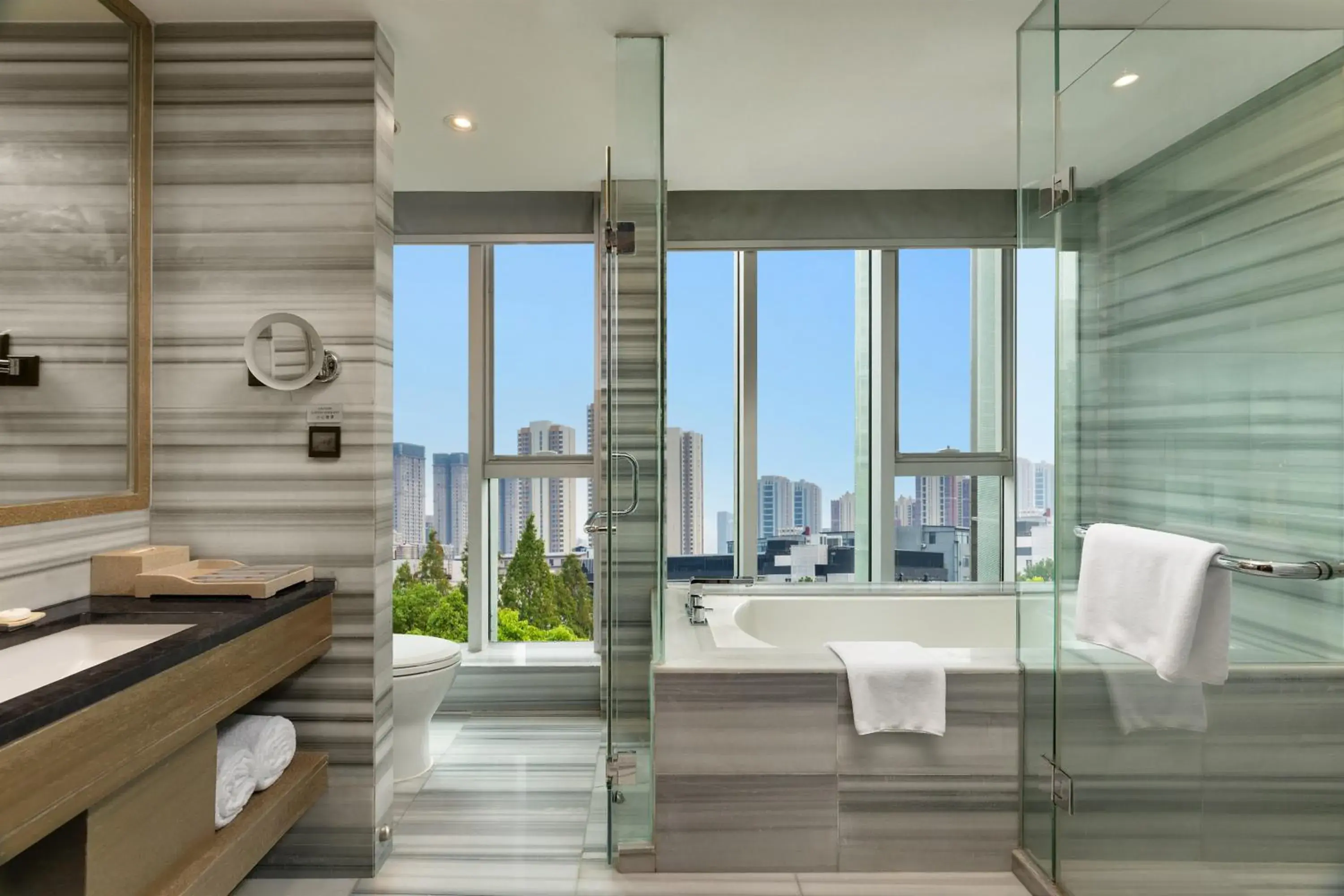 Bathroom in Rhombus Park Aura Chengdu Hotel Bathroom in Rhombus Park Aura Chengdu Hotel