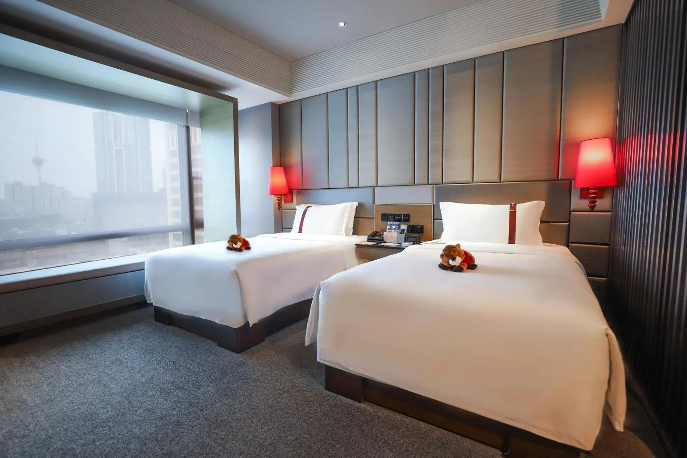 Property building, Bed in Rhombus Park Aura Chengdu Hotel Property building, Bed in Rhombus Park Aura Chengdu Hotel