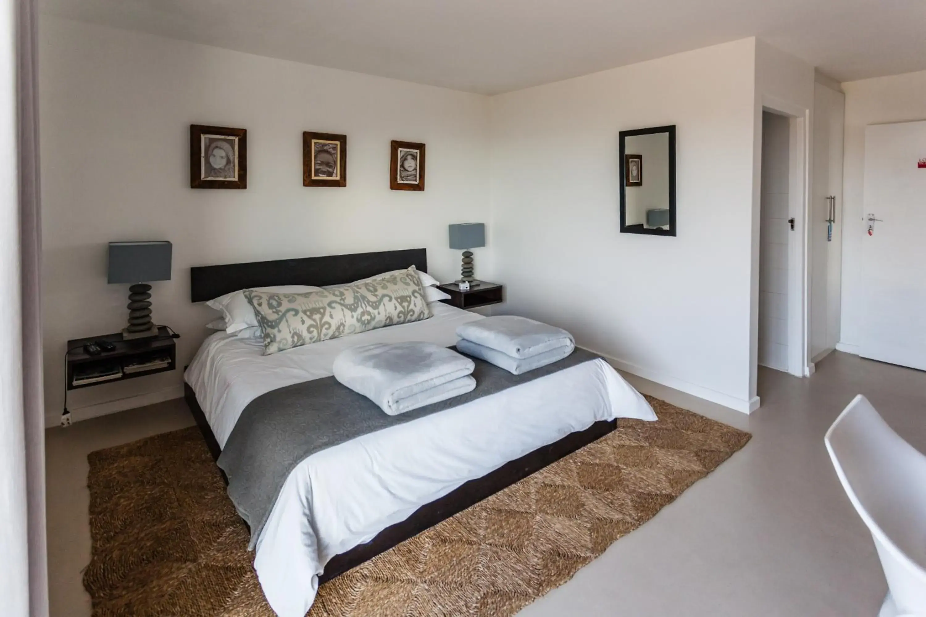 Photo of the whole room, Bed in Agulhas Ocean House Photo of the whole room, Bed in Agulhas Ocean House