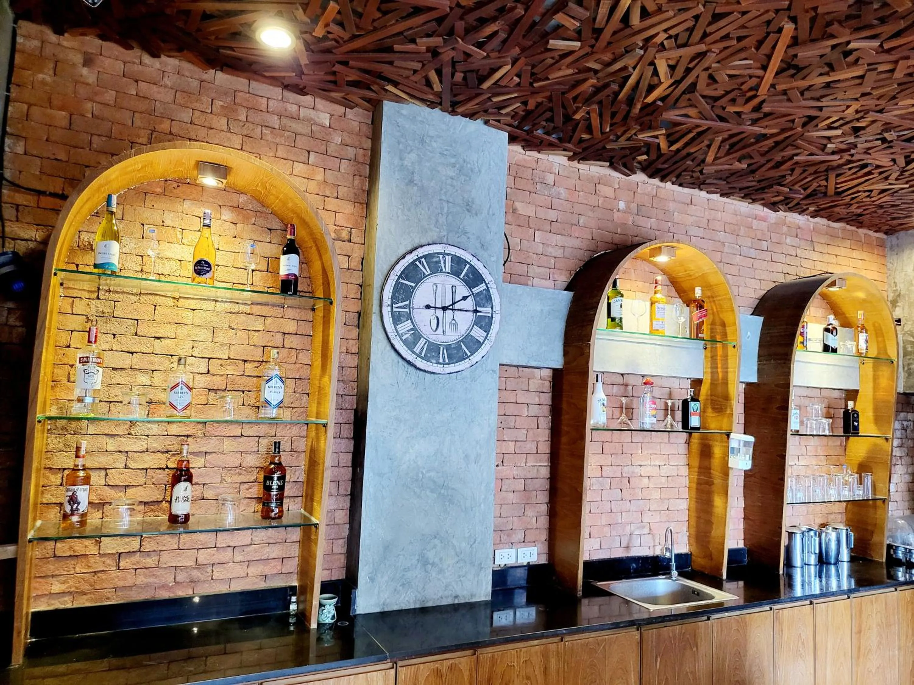 Restaurant/places to eat in De Cozé Hotel