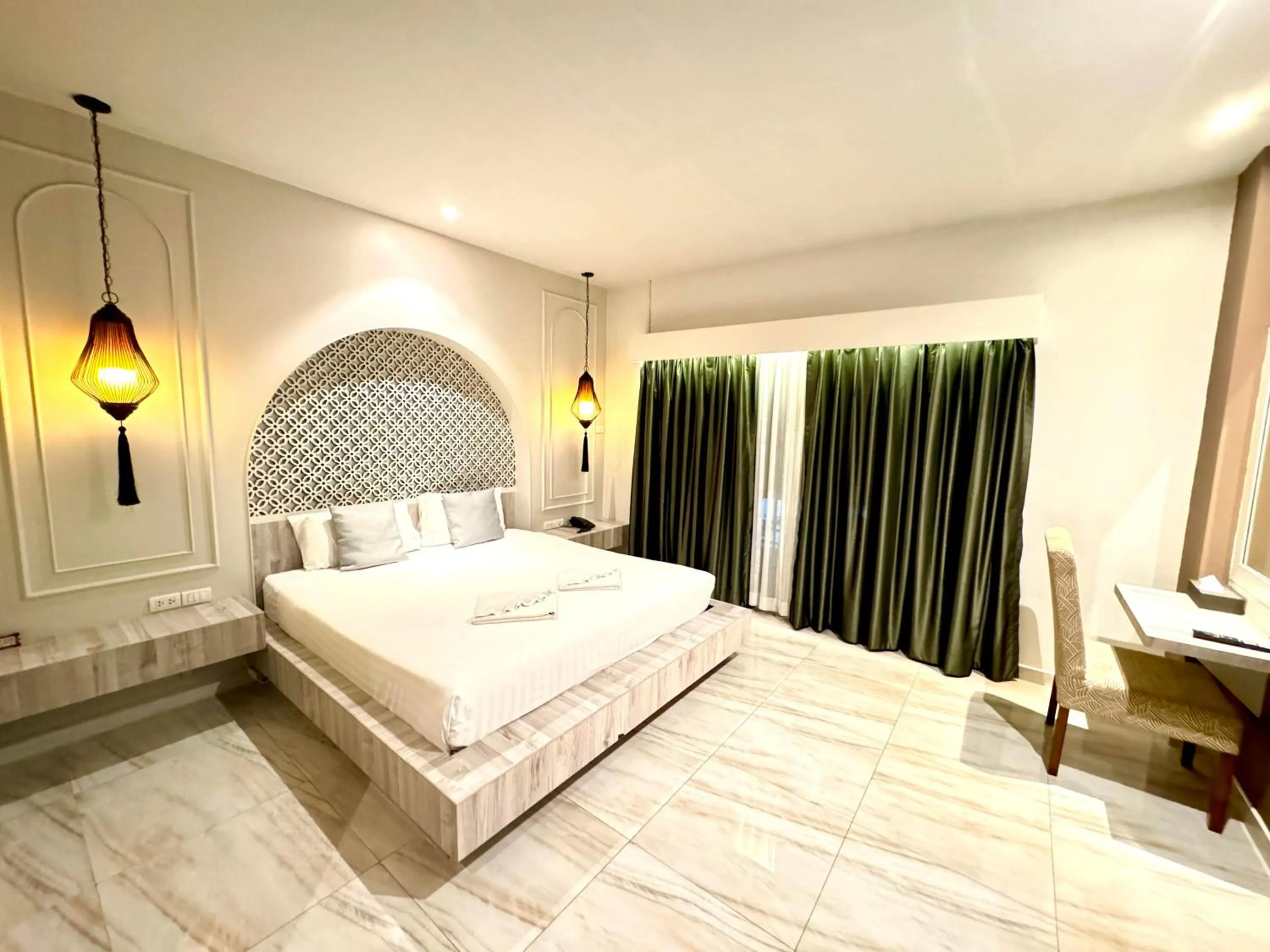 Bathroom, Bed in De Cozé Hotel