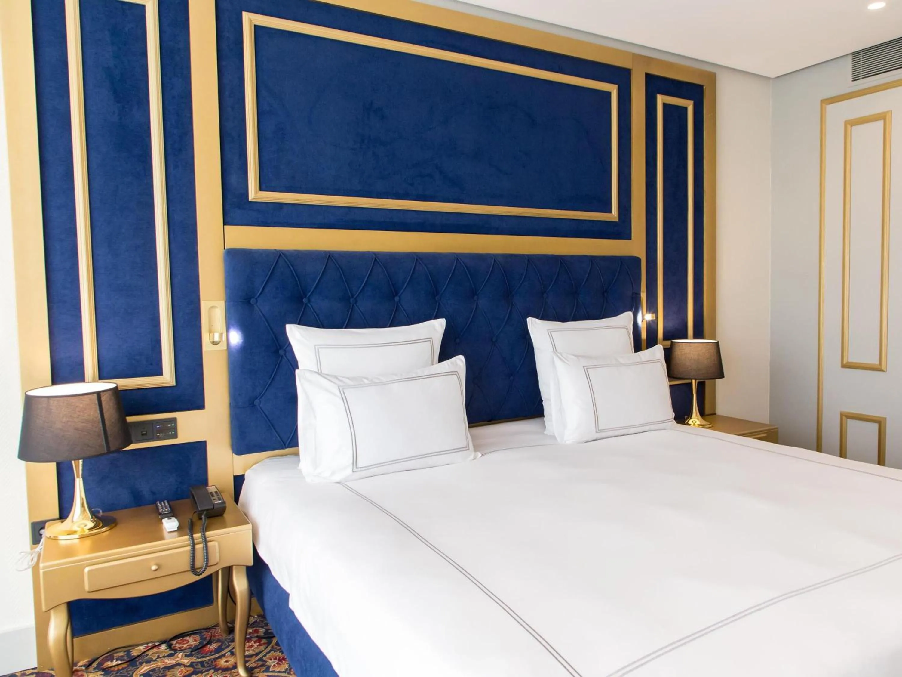 Bedroom, Bed in Swissotel Sarajevo