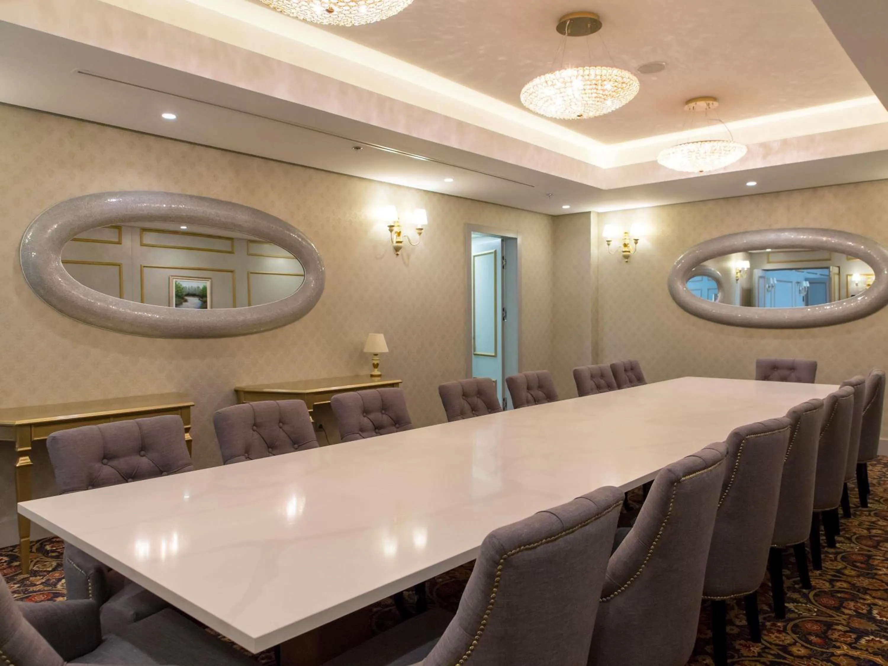 Bedroom in Swissotel Sarajevo