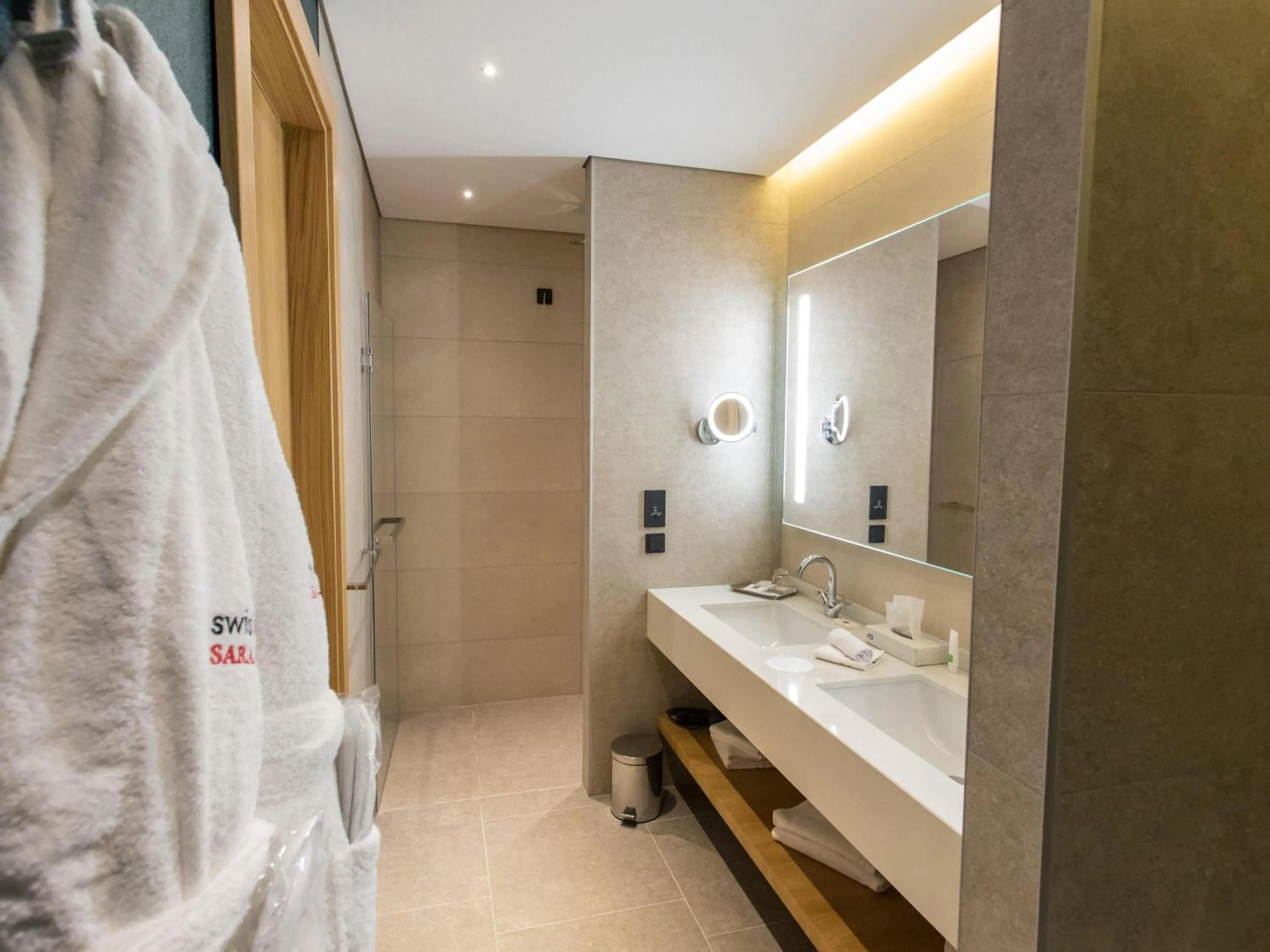 Bedroom in Swissotel Sarajevo