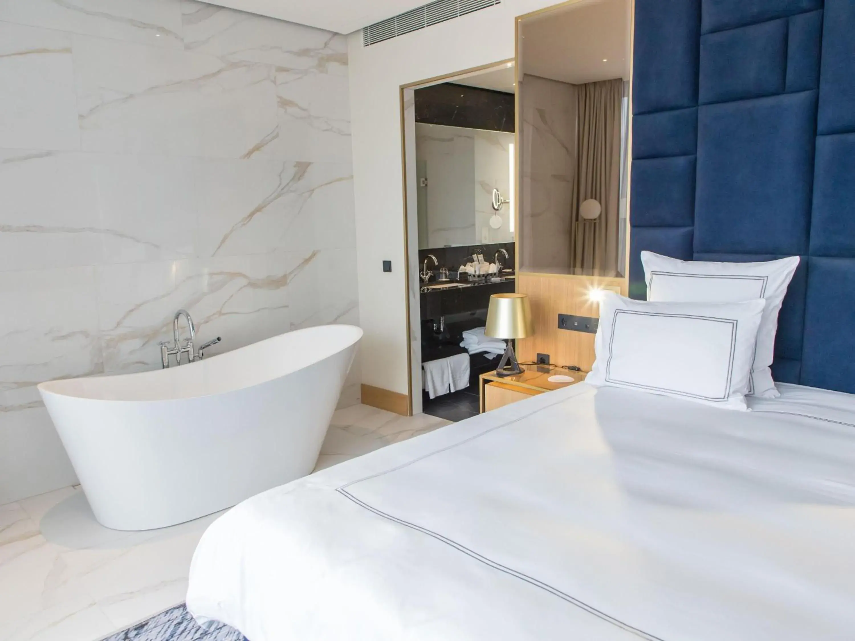 Bedroom, Bed in Swissotel Sarajevo Bedroom, Bed in Swissotel Sarajevo