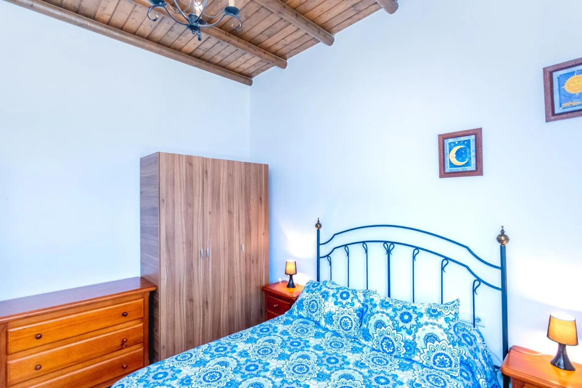Bed in Cubo's Villa Sonia
