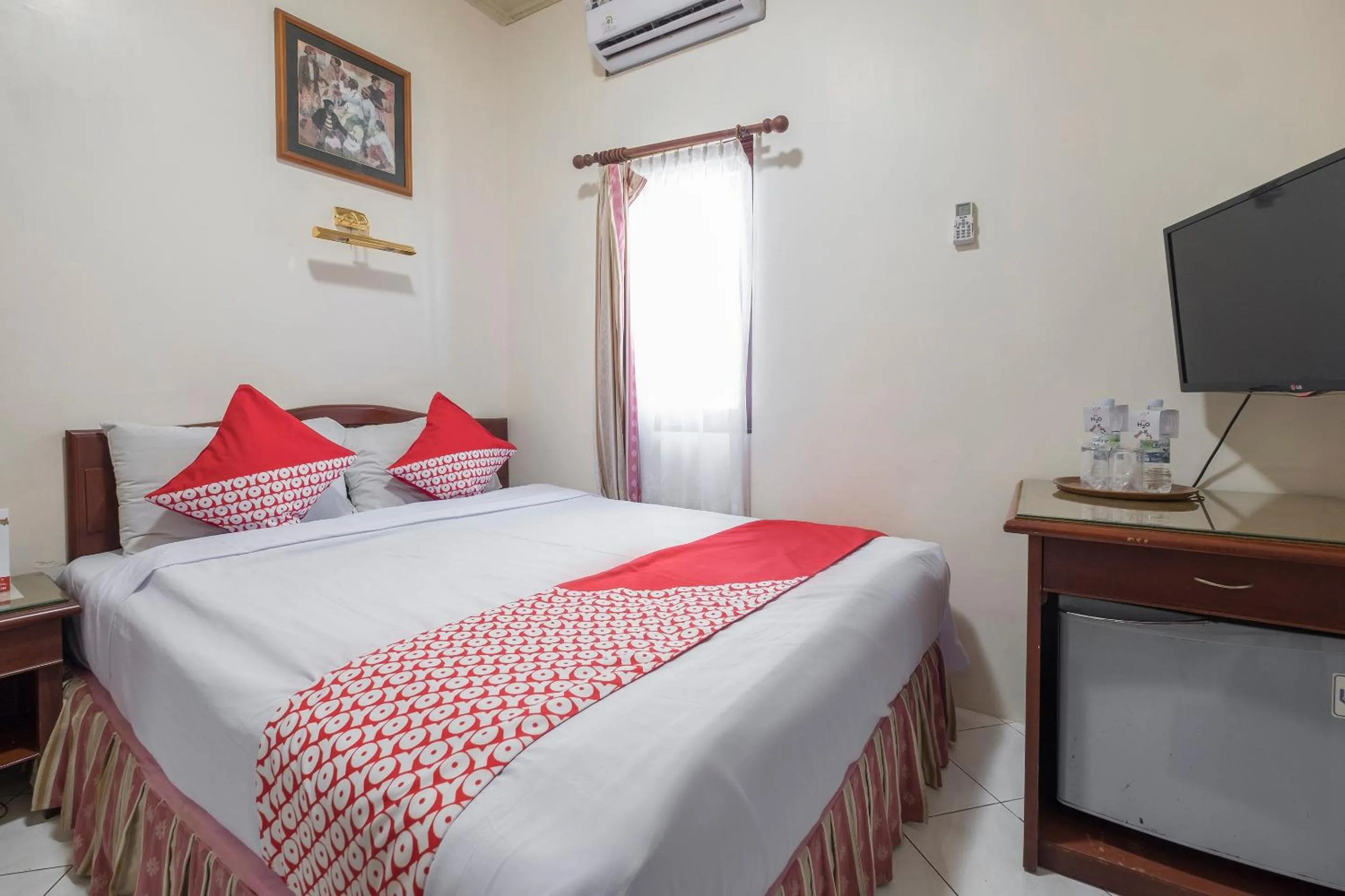 Bedroom, Bed in OYO 1090 Hotel Anging Mammiri Makassar