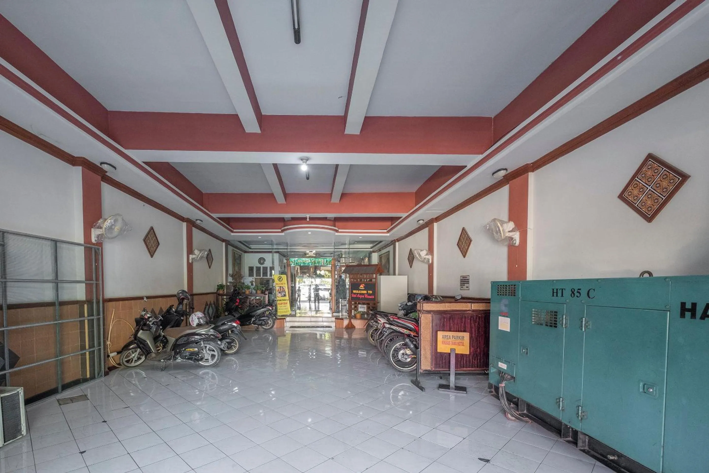 On site in OYO 1090 Hotel Anging Mammiri Makassar