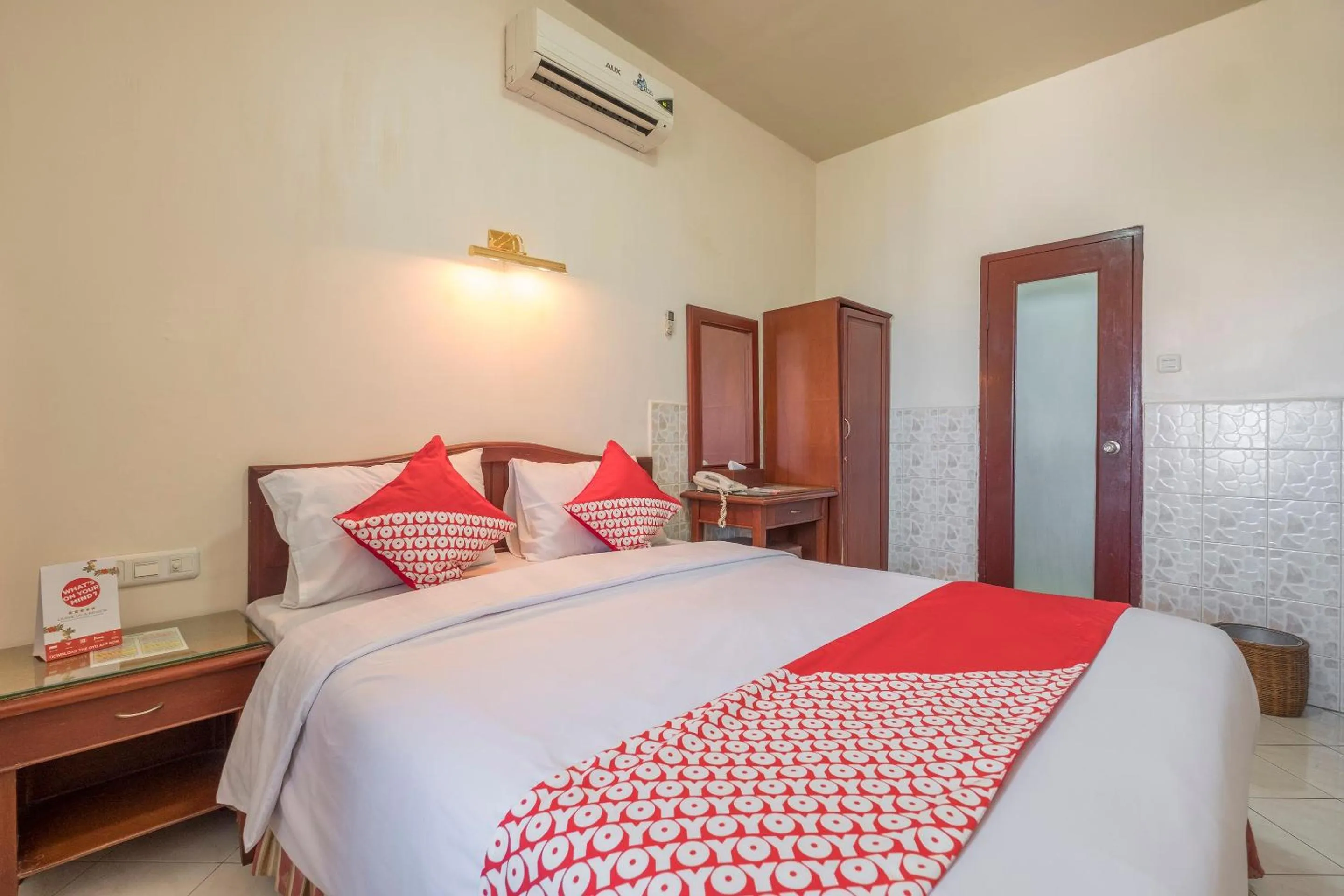 Bedroom, Bed in OYO 1090 Hotel Anging Mammiri Makassar