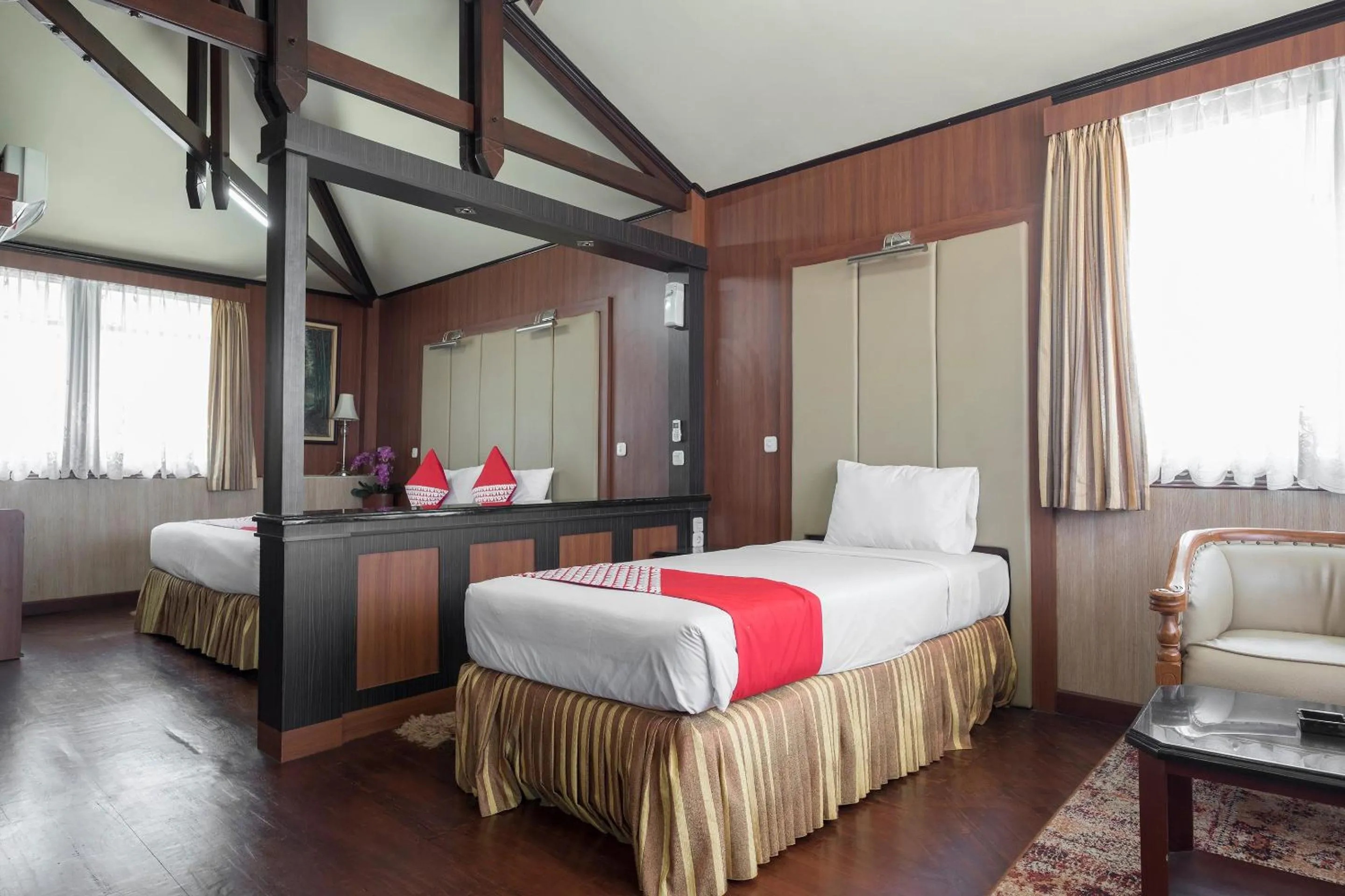 Bedroom, Bed in OYO 1090 Hotel Anging Mammiri Makassar