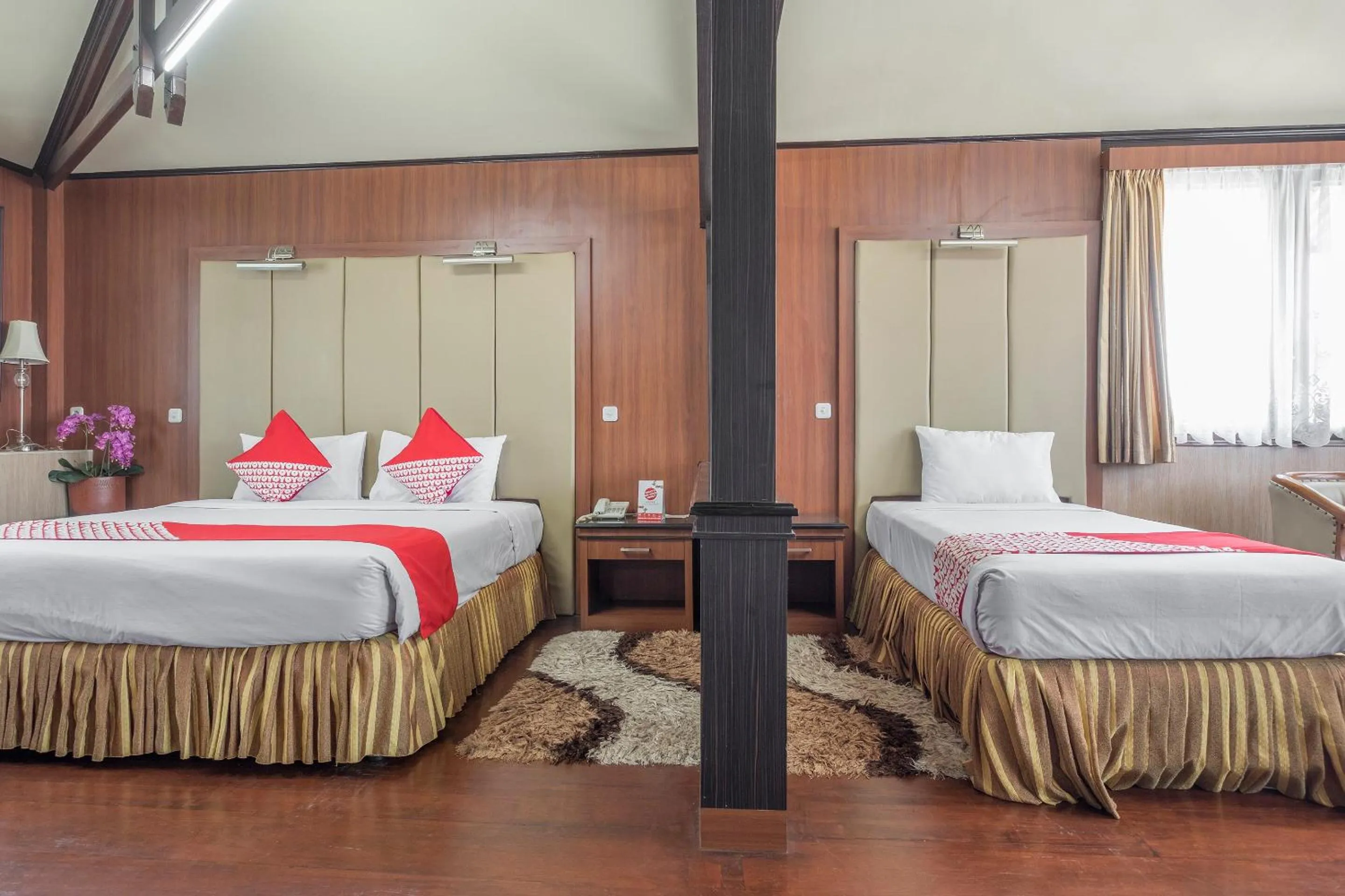 Bedroom, Bed in OYO 1090 Hotel Anging Mammiri Makassar