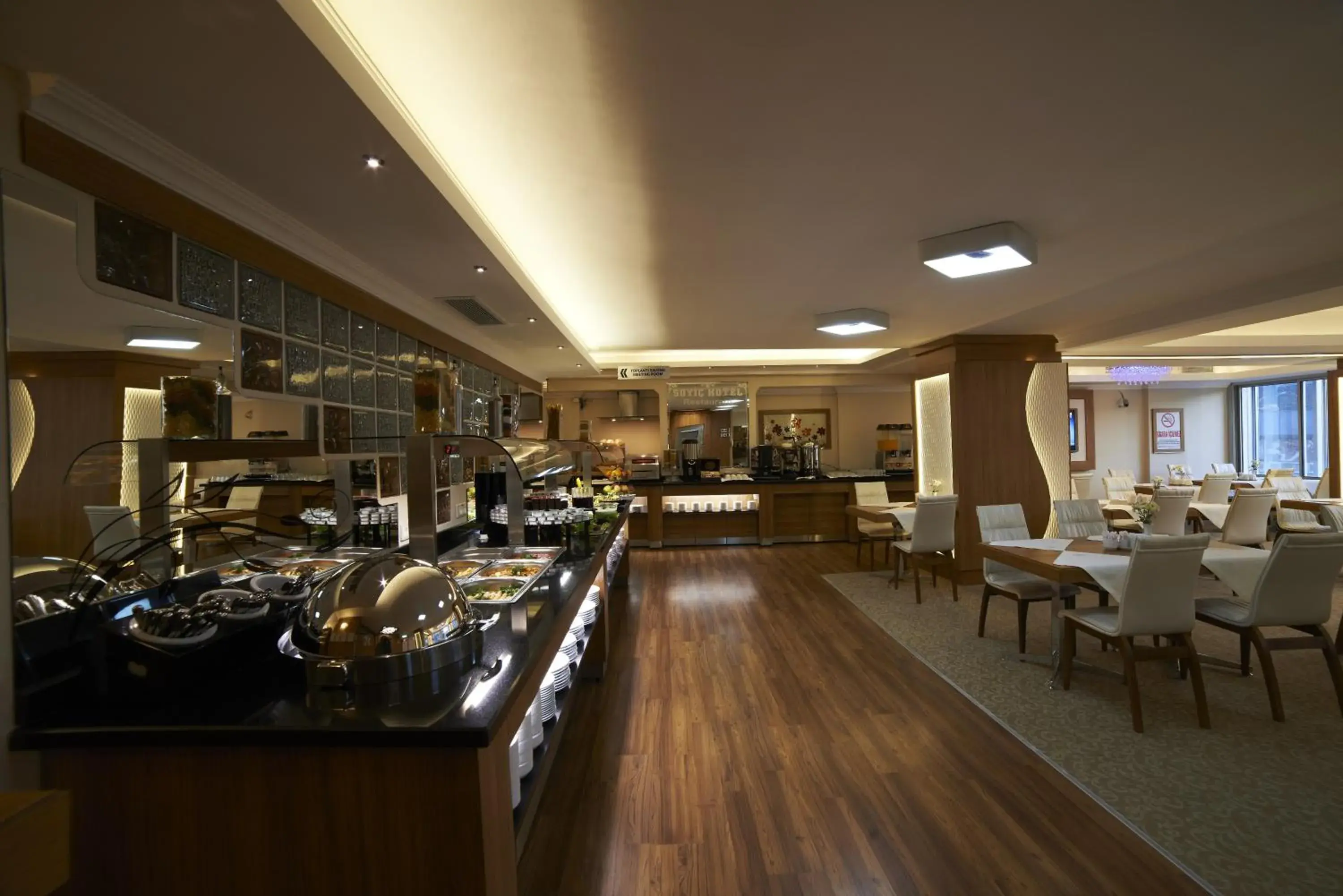 Restaurant/places to eat in Soyic Hotel Restaurant/places to eat in Soyic Hotel