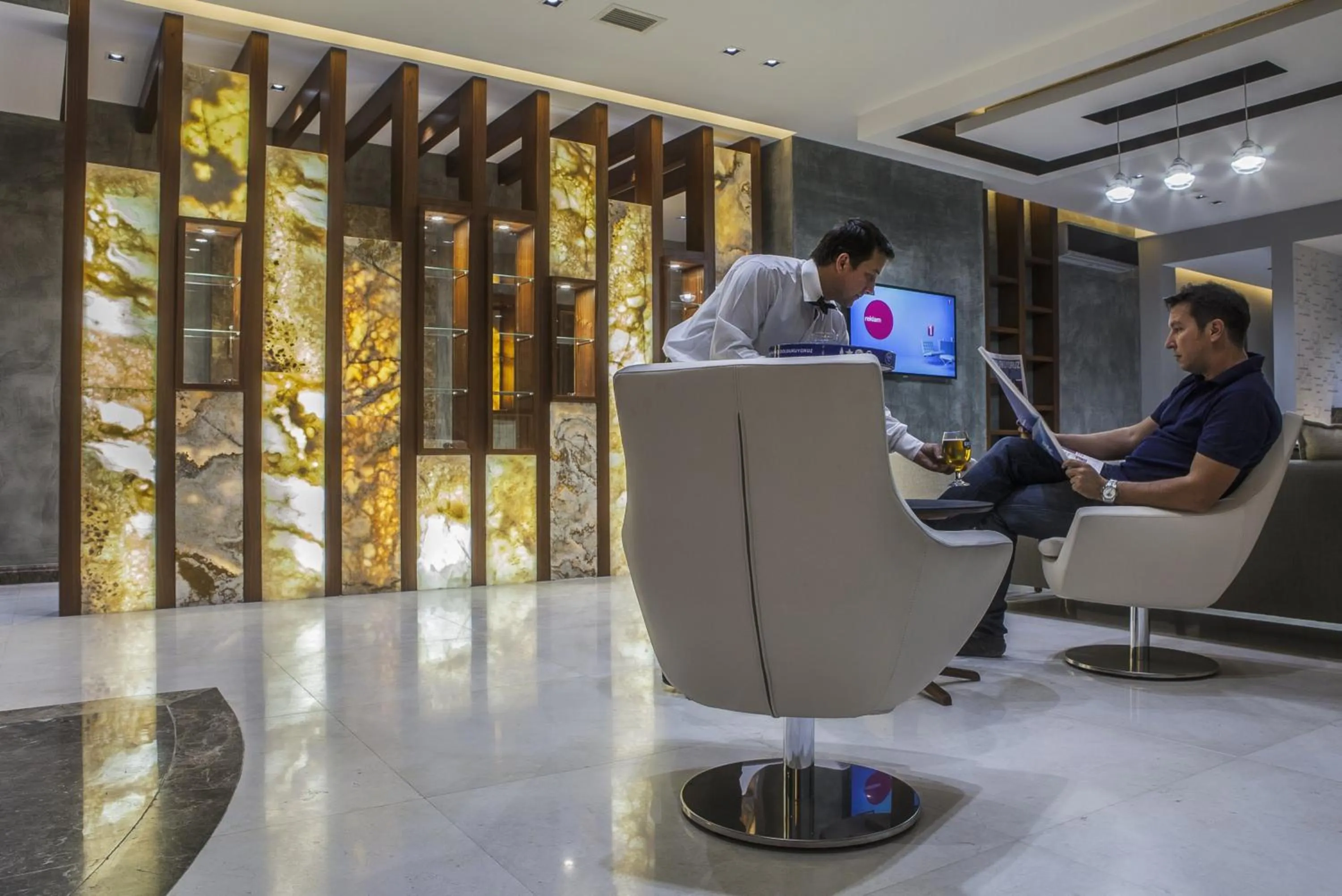 Lobby or reception in Soyic Hotel